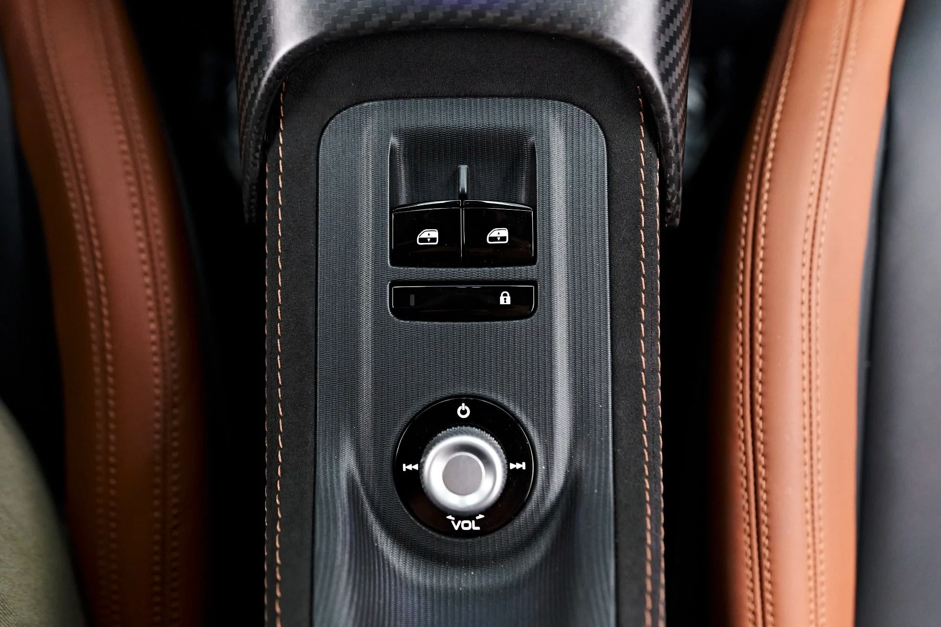 mph068_1610785155_Used_2023_Maserati_MC_20_Base_1721243405_a077458396