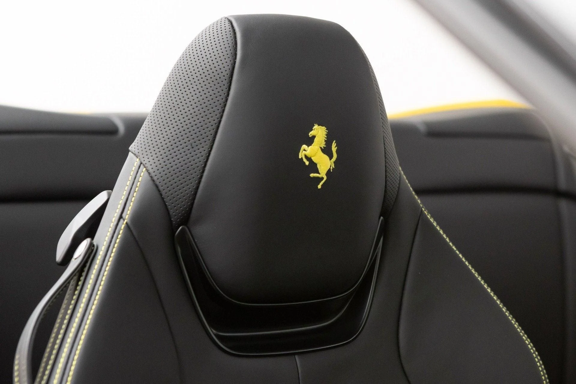 mph068_164614897_Used_2020_Ferrari_Portofino_1777367946_16b3c469a4