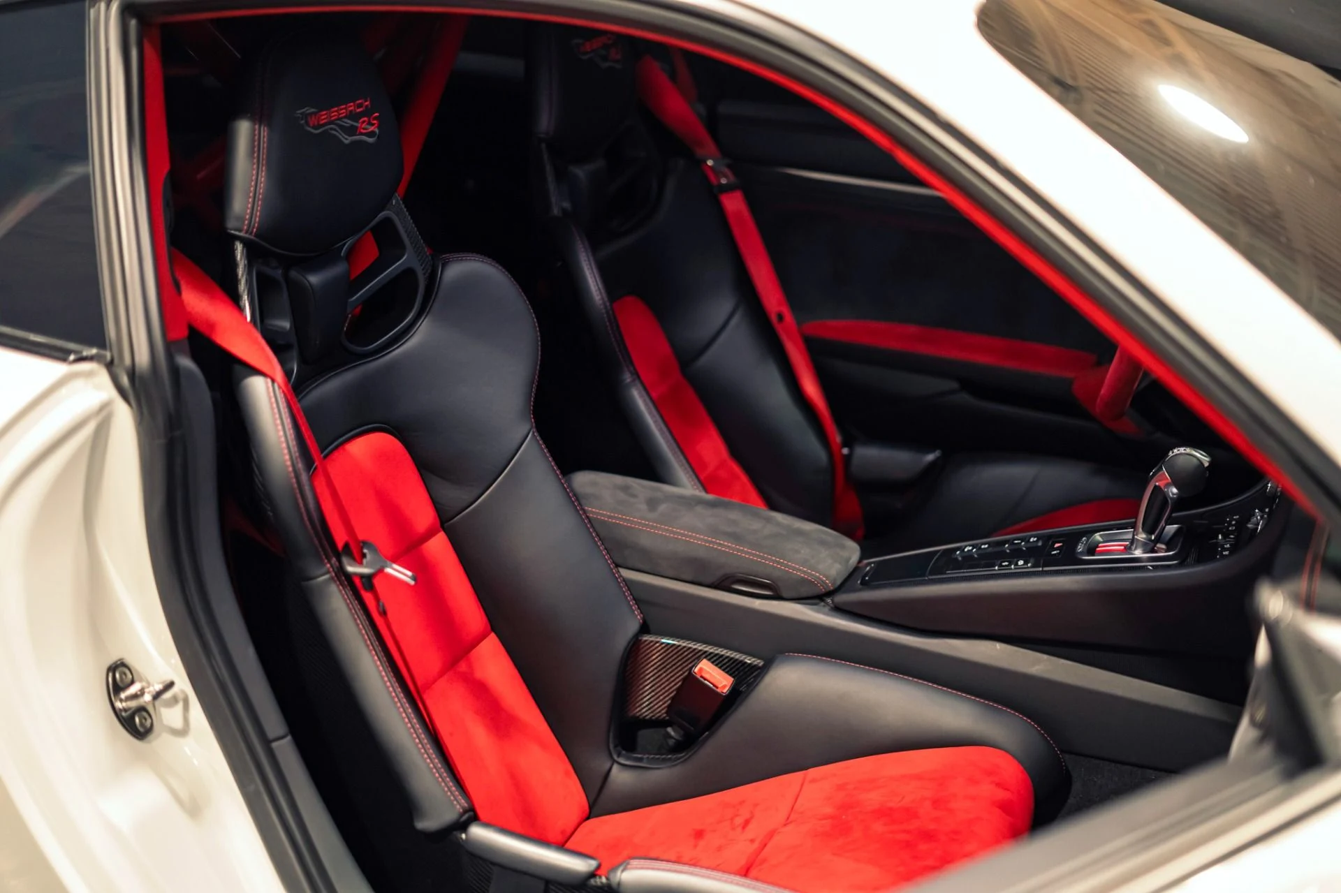 mph068_1712423628_Used_2018_Porsche_911_GT_2_RS_1777473858_394d3763fc