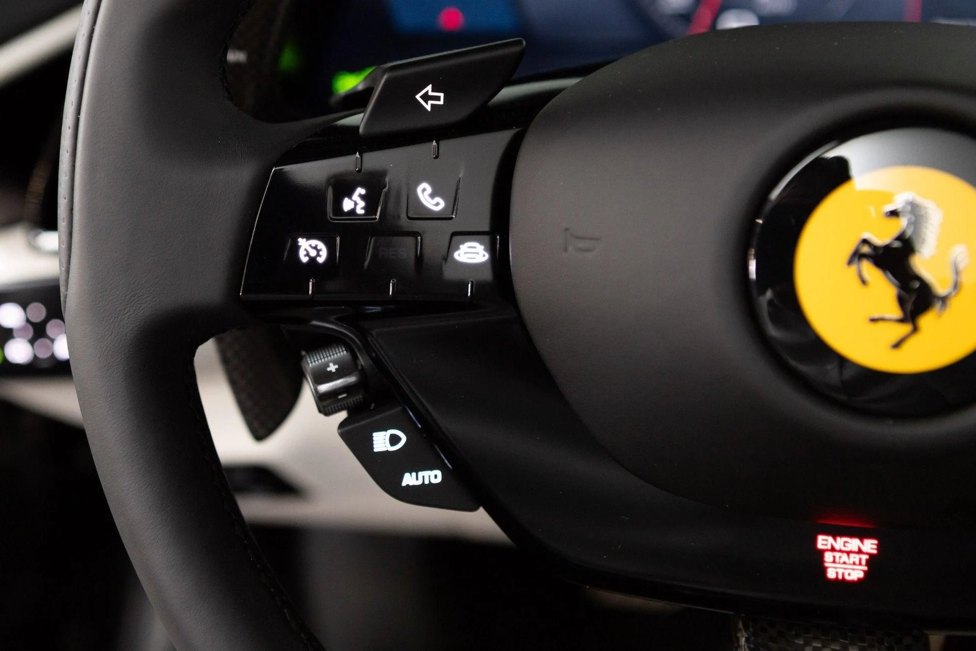 mph068_1723101702_Used_2024_Ferrari_Roma_Spider_1777367401_aacee27a94