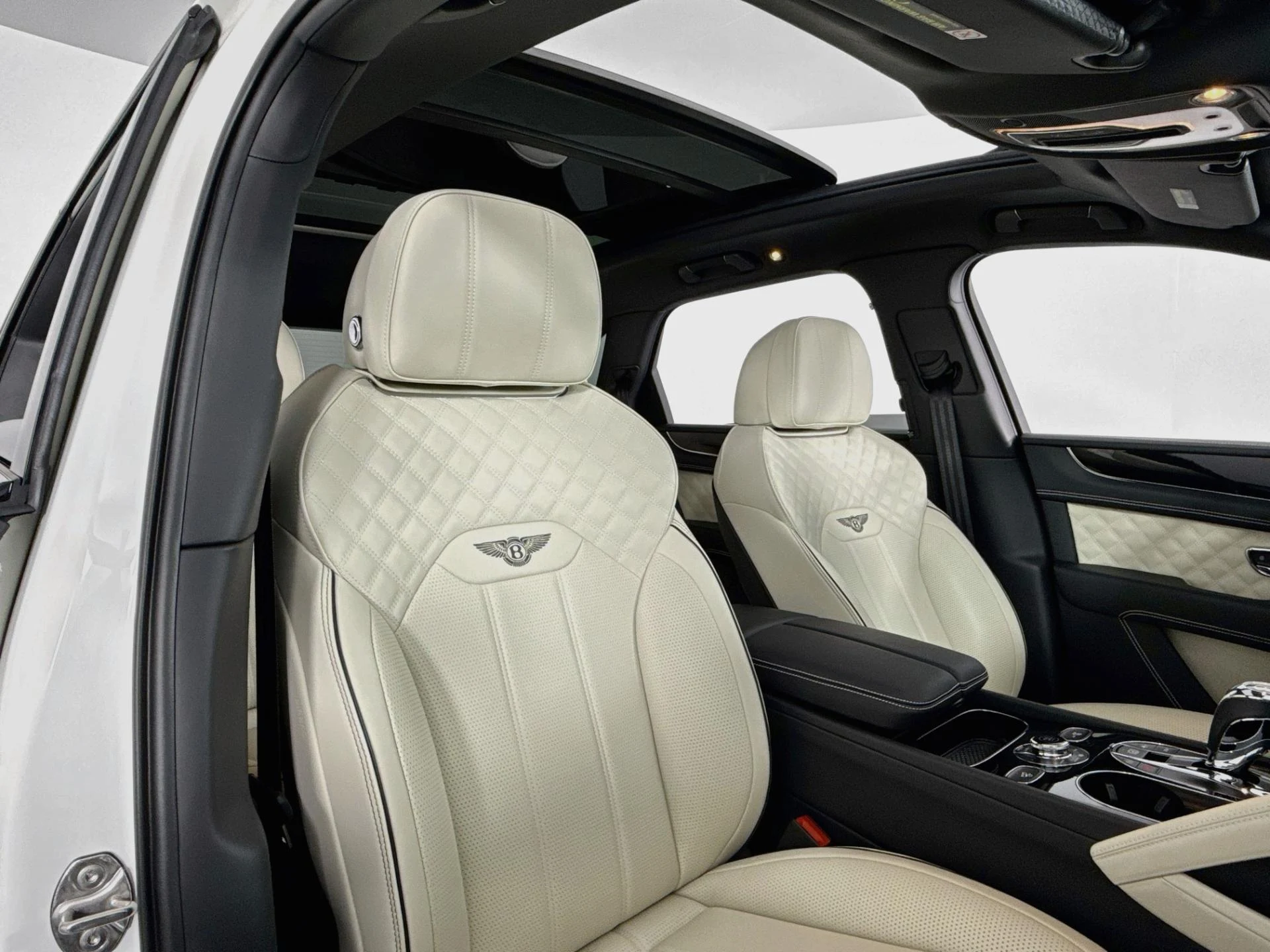 mph068_1752943778_Used_2023_Bentley_Bentayga_S_V8_1791232637_c8a8cc550a