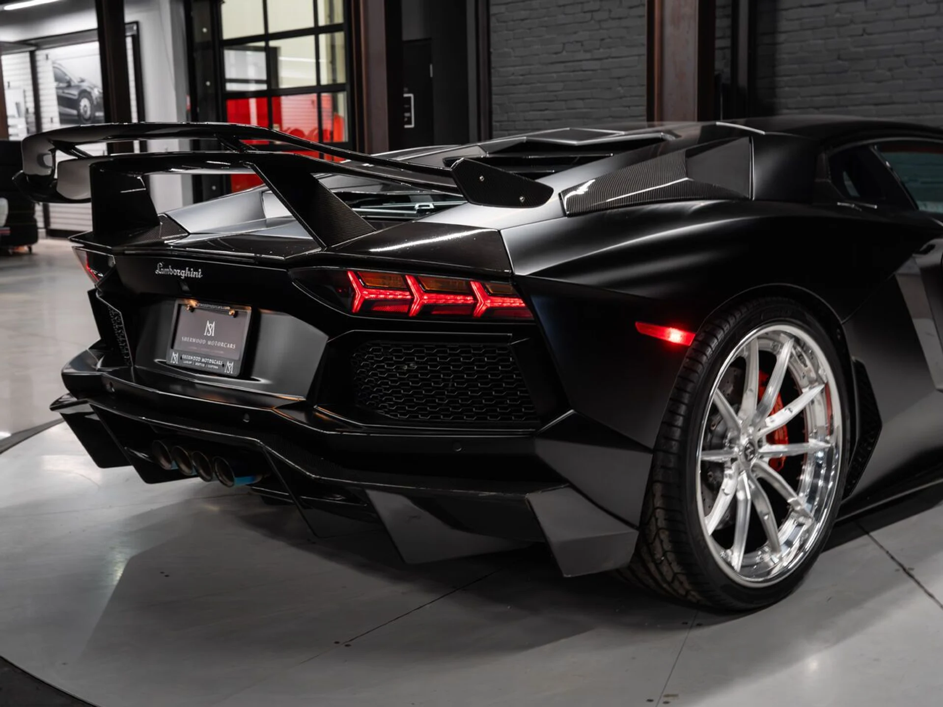 mph068_17740526_lamborghini_aventador_2015_f75d1f1436