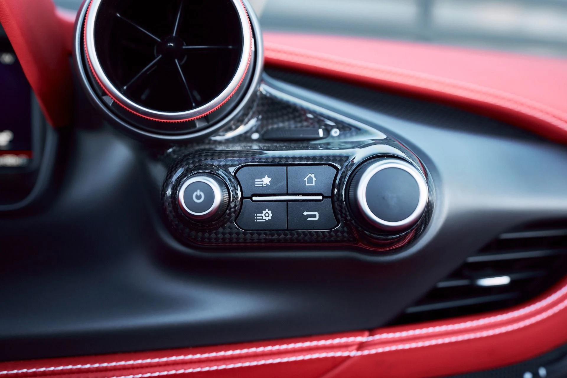 mph068_1796878381_Used_2021_Ferrari_F8_Spider_Base_1763084346_845a4c39e6