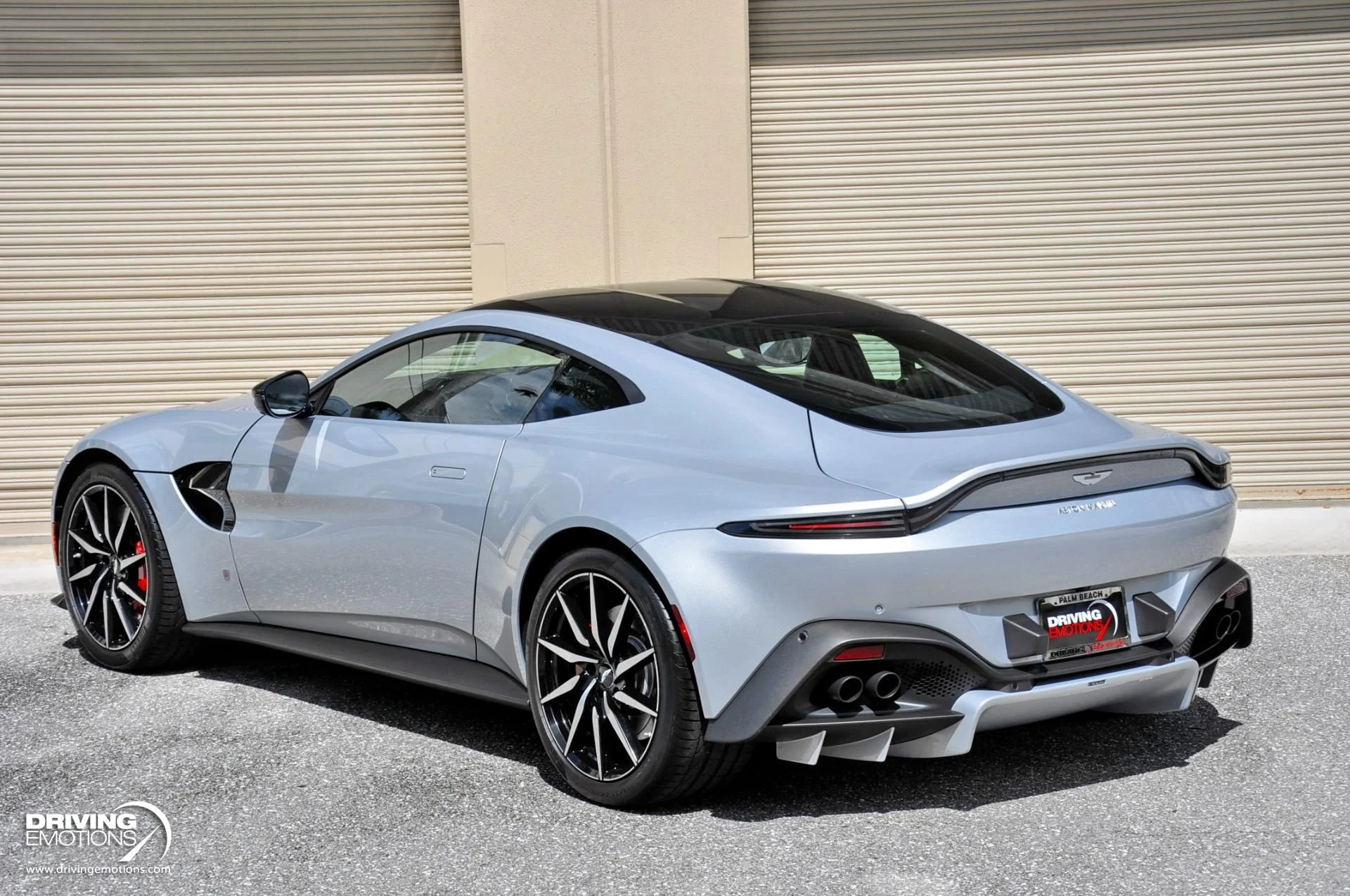 mph068_1809630533_880_p69_l_ffbba7b547