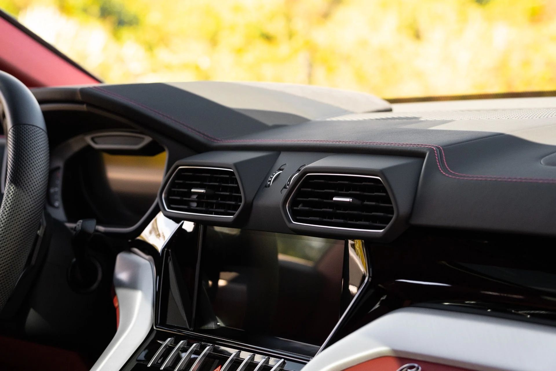 mph068_1822810577_Used_2022_Lamborghini_Urus_1770690392_af53273c08