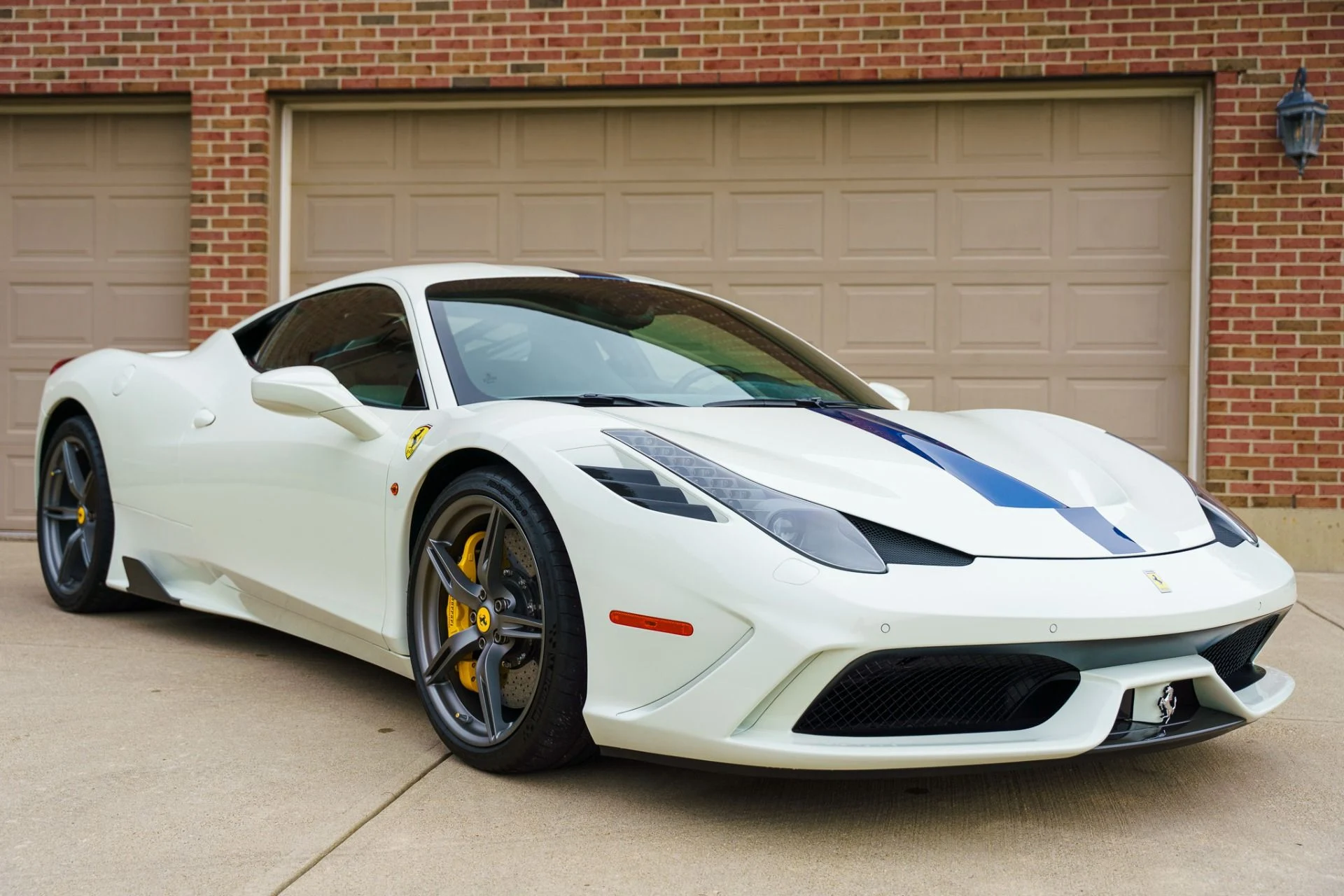 mph068_1835783555_Used_2015_Ferrari_458_Speciale_1754332080_8257ca393e