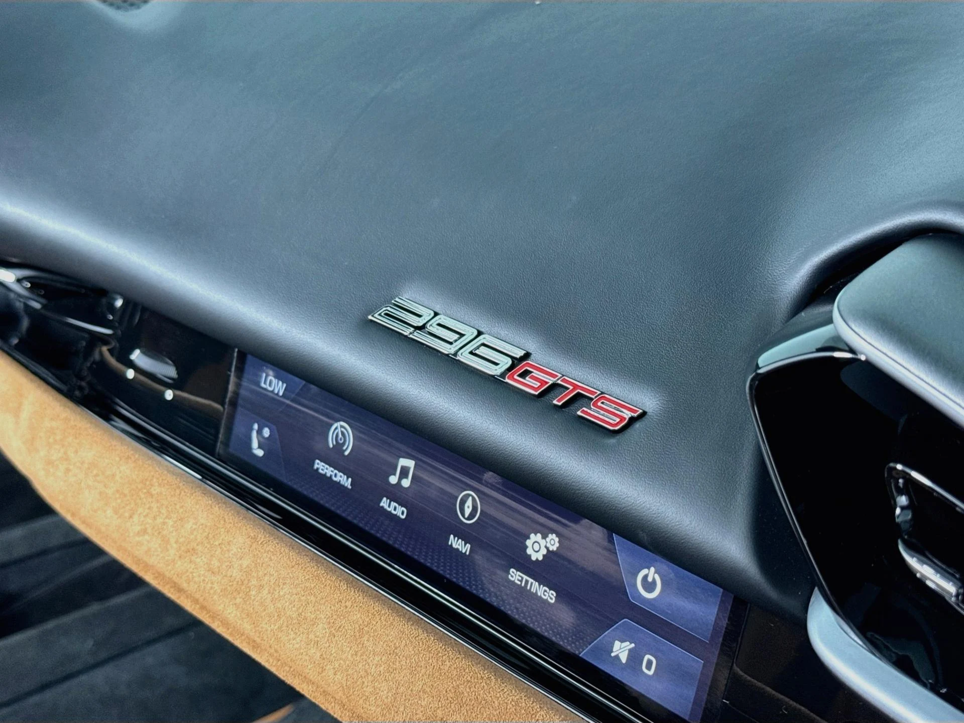 mph068_1926320576_Used_2024_Ferrari_296_GTS_1791318696_41649b2959