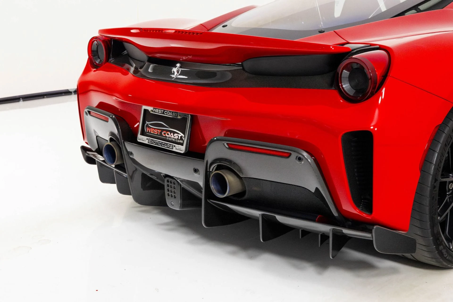 mph068_194144758_Used_2019_Ferrari_488_Pista_1761352057_a49f64fac7