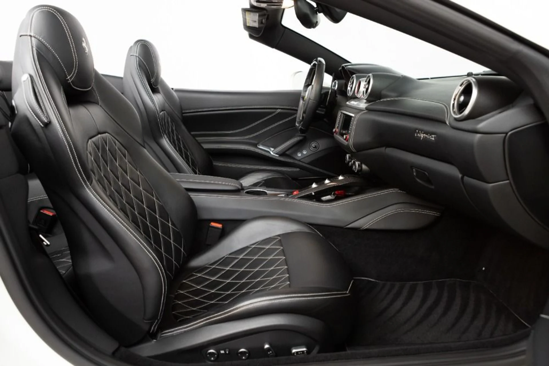 mph068_1946805980_Used_2016_Ferrari_California_T_72167bc4d0