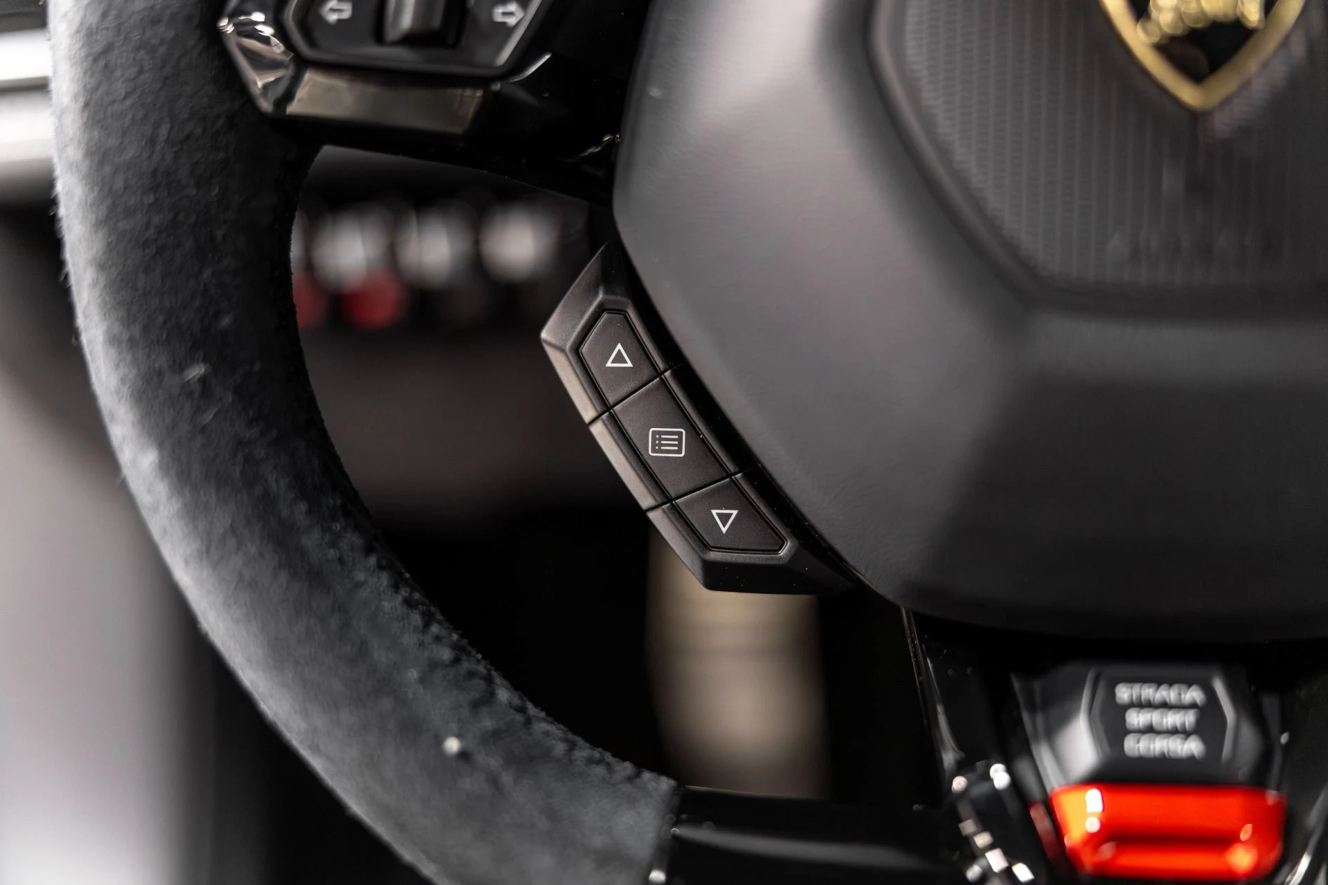 mph068_1955925326_Used_2017_Lamborghini_Huracan_1765410503_c898997eb9