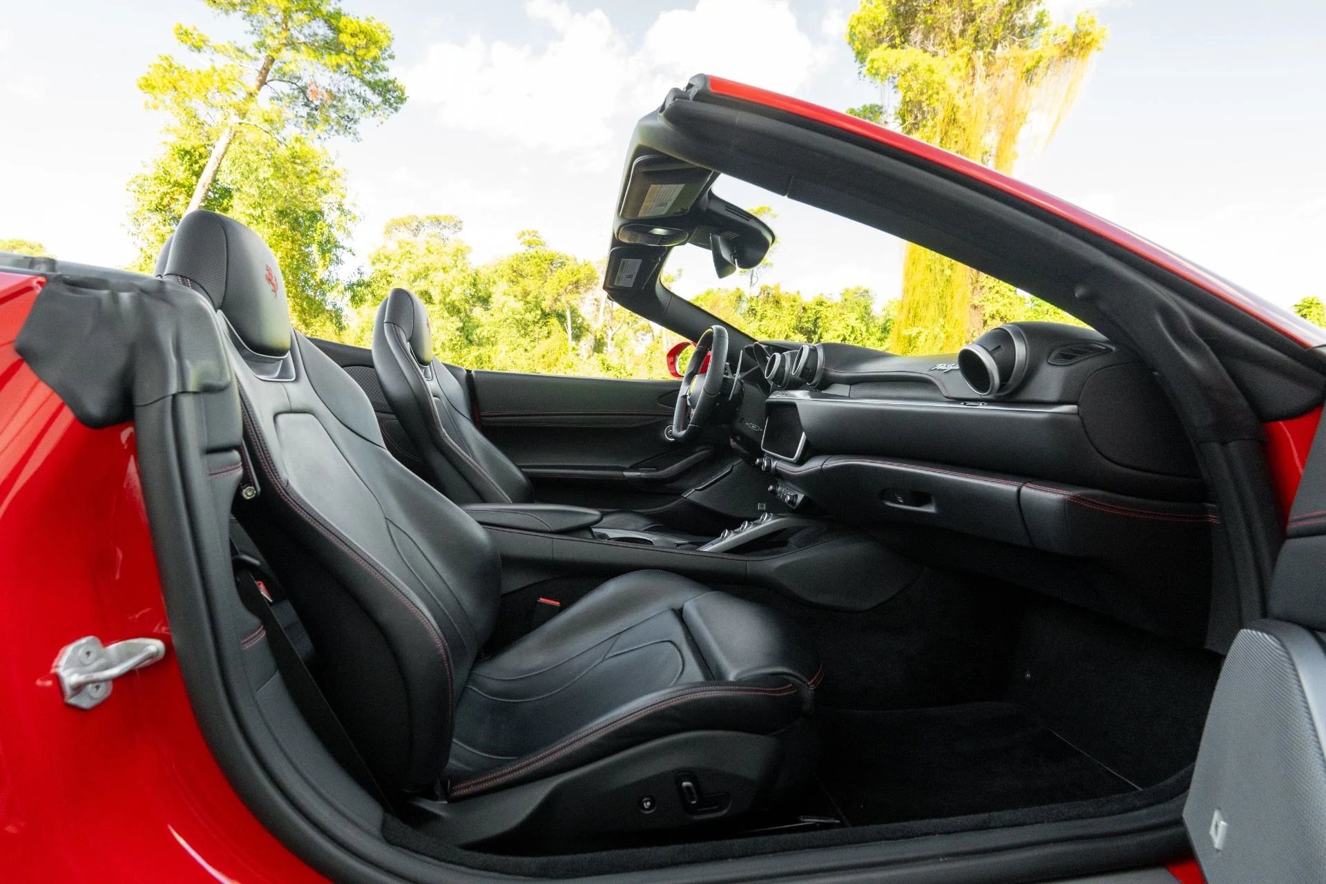 mph068_1980352748_Used_2020_Ferrari_Portofino_1760457229_0227d64cda
