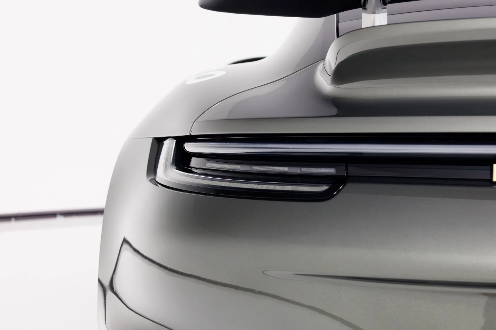 mph068_2007944017_Used_2025_Porsche_911_Turbo_50_Years_1769710010_5d3f172f74