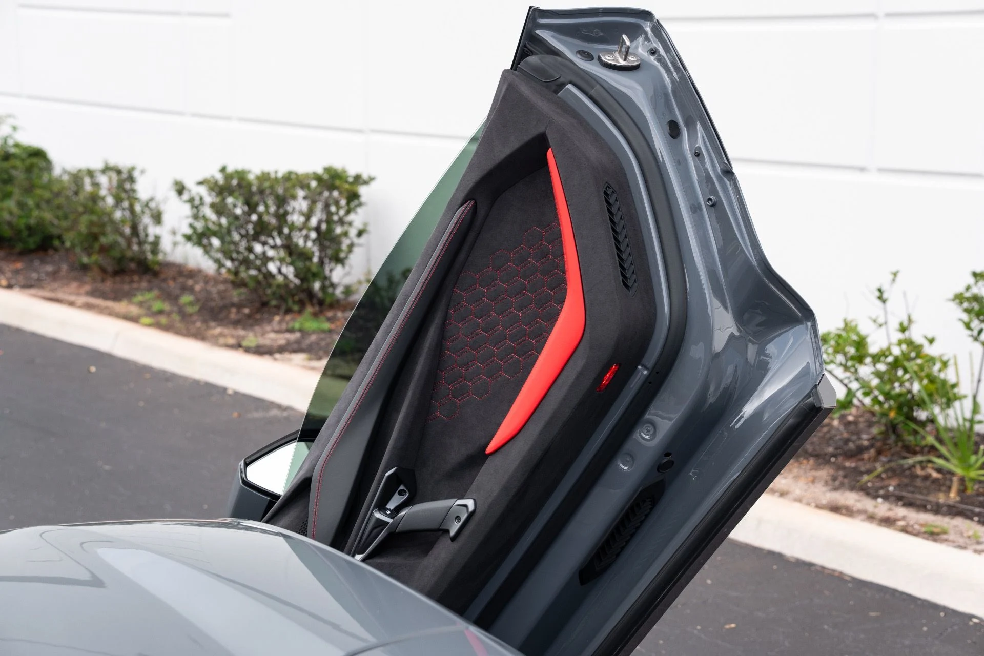 mph068_2019275751_Used_2024_Lamborghini_Revuelto_1778880537_59620a9eeb
