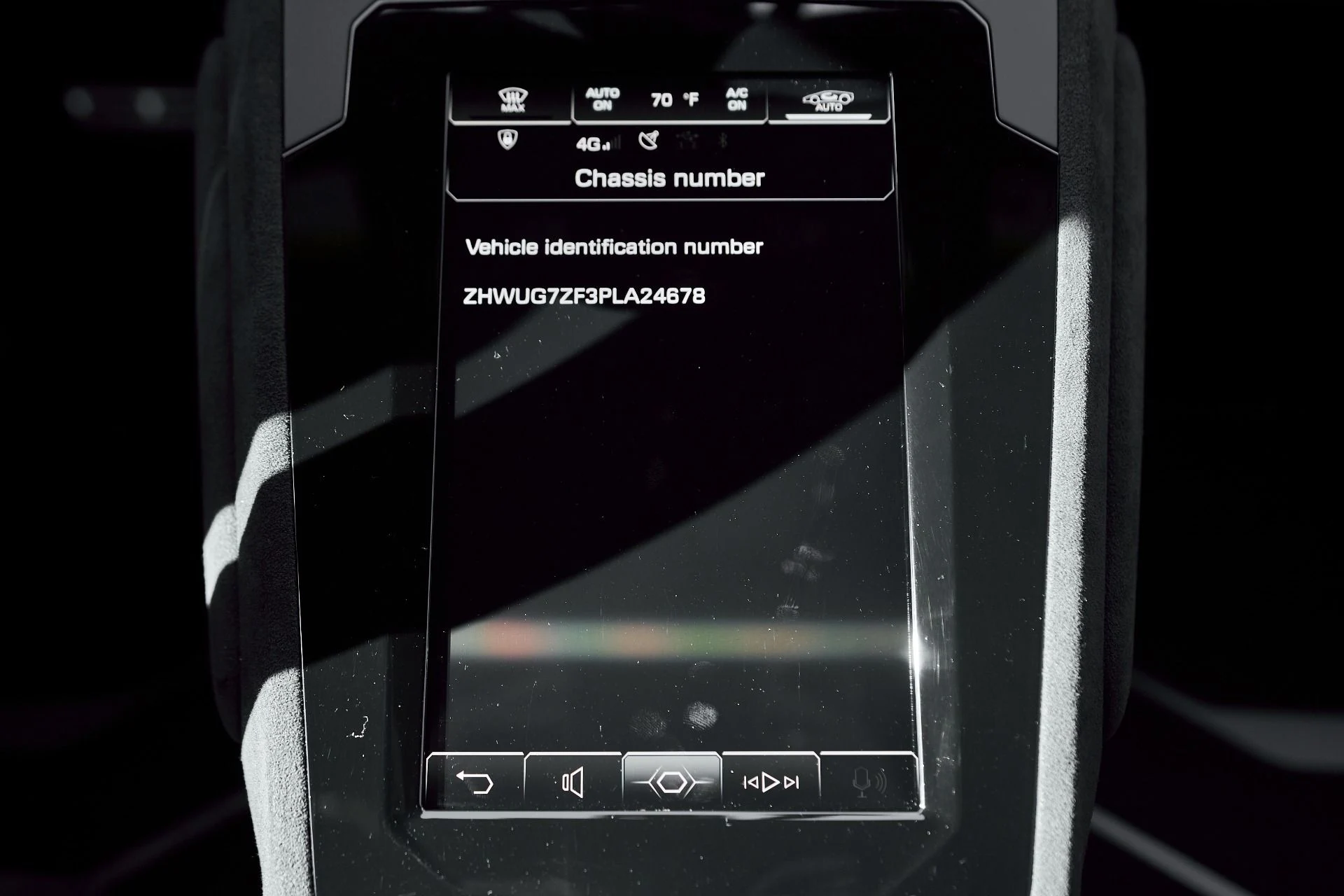 mph068_2202022085_Used_2023_Lamborghini_Huracan_Base_1764123677_238f57d870