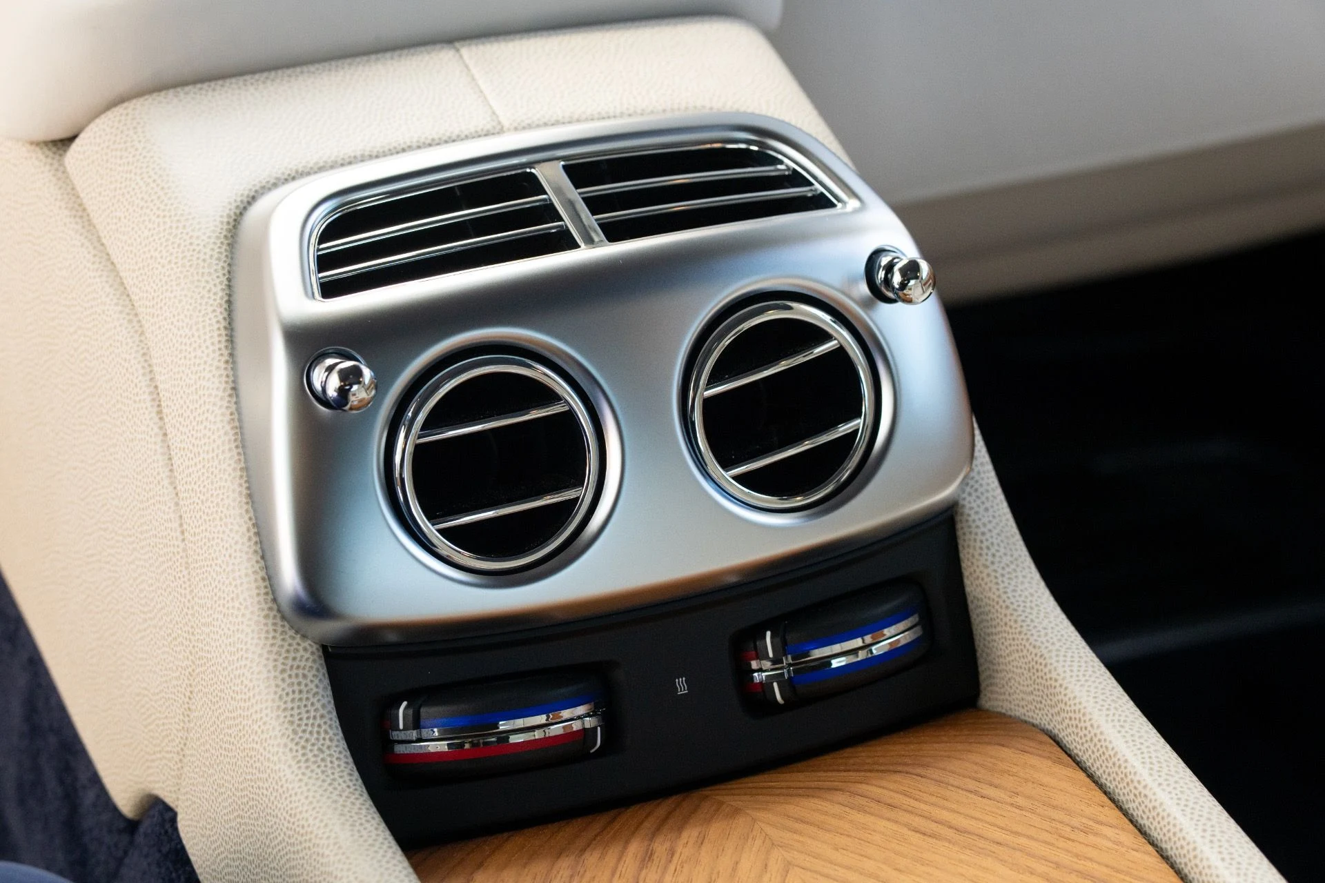 mph068_2228567642_Used_2016_Rolls_Royce_Wraith_1762887308_002c26079e