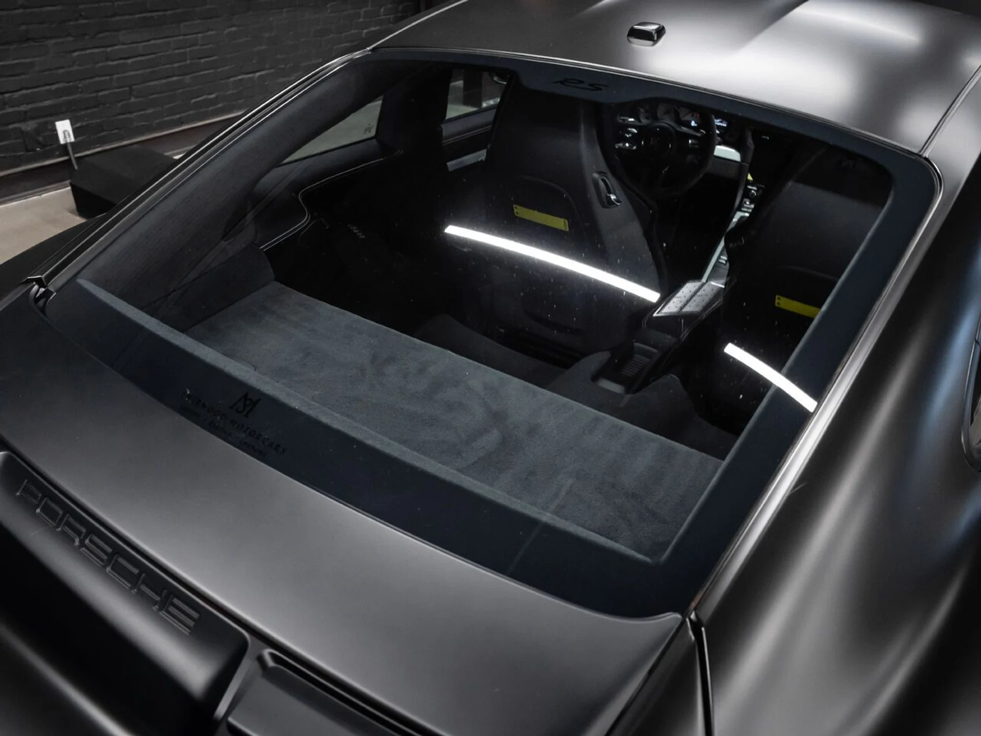 mph068_2231634257_porsche_911_2019_2d9357852e