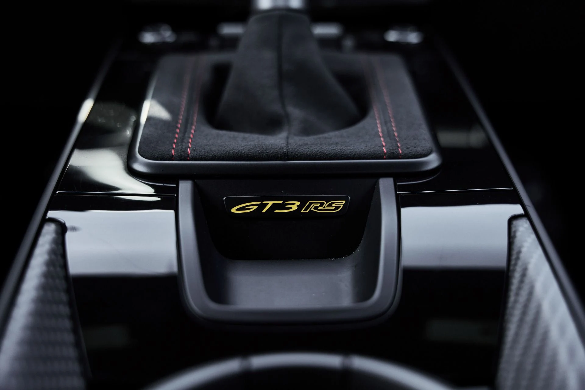 mph068_2307368855_Used_2024_Porsche_911_GT_3_RS_1775094616_8f513fce11