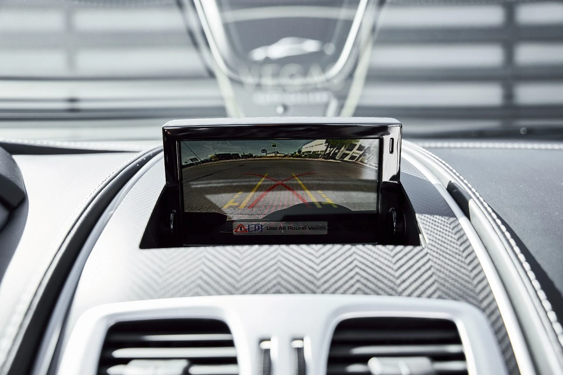 mph068_2349807422_Used_2017_Aston_Martin_Vanquish_Volante_1773797543_2775d36109