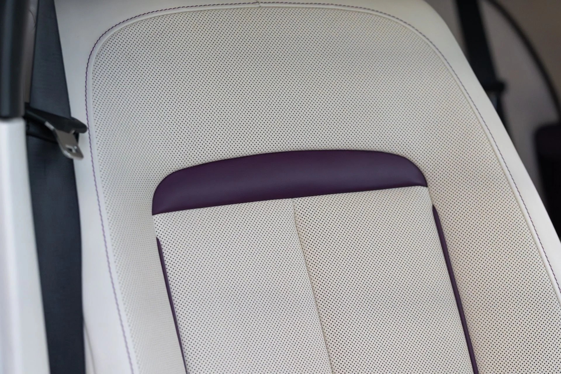 mph068_2384892446_Used_2021_Rolls_Royce_Ghost_1762913749_1f9ae22e6e