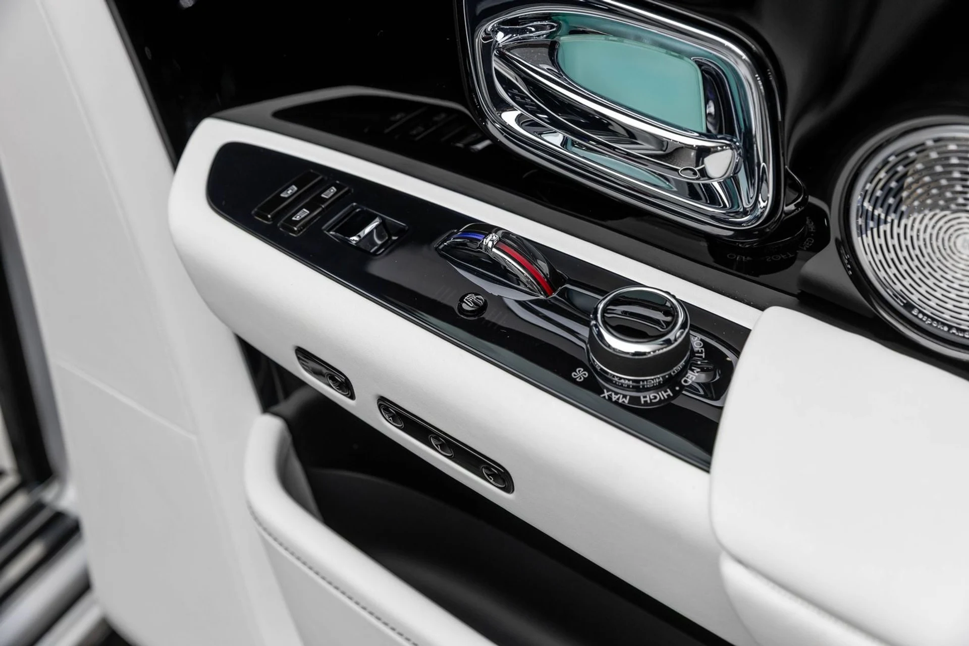 mph068_2408751777_69_bb7b836412