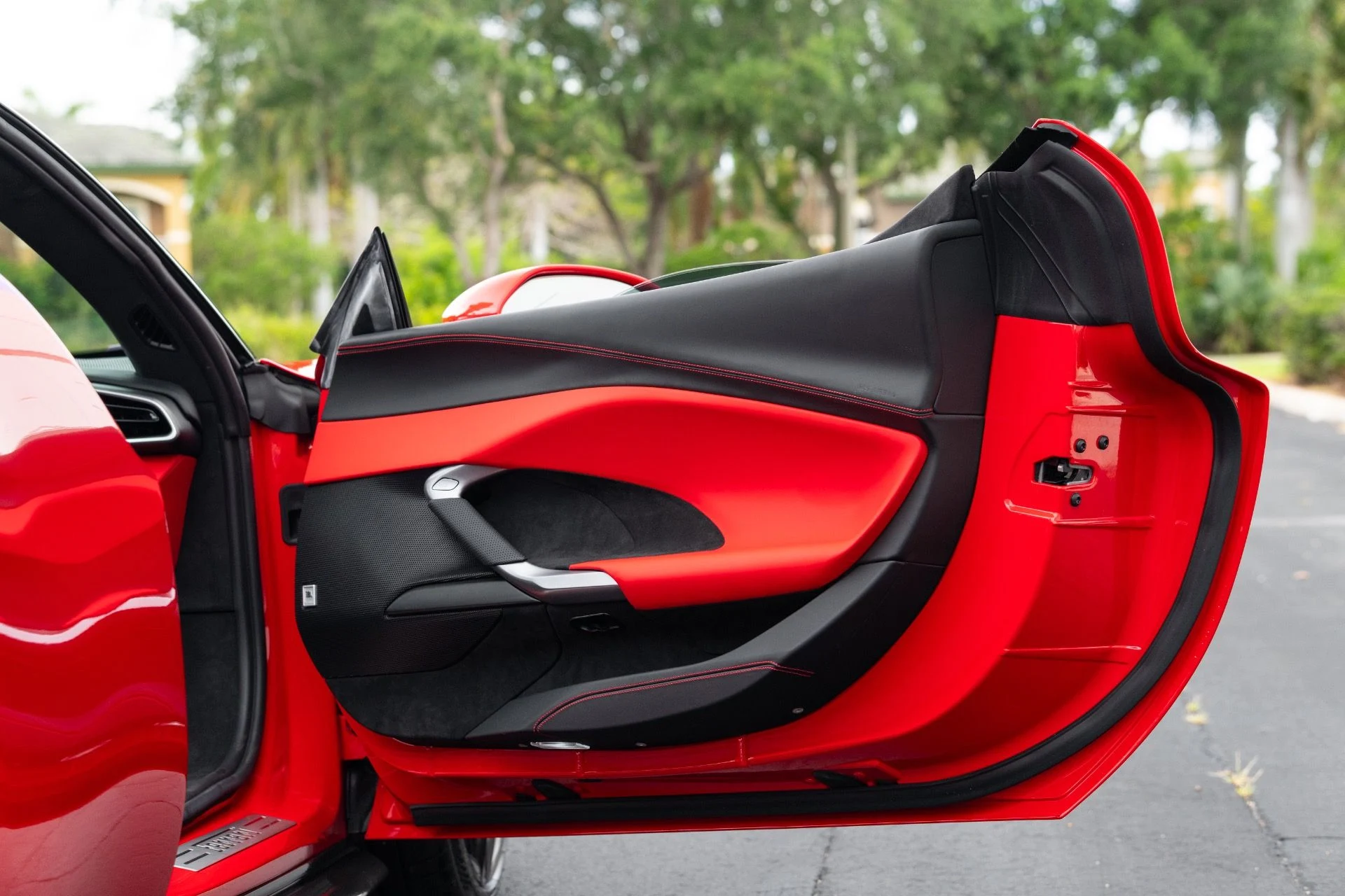 mph068_2409610808_Used_2024_Ferrari_296_GTS_1776982815_fa58ba9c41