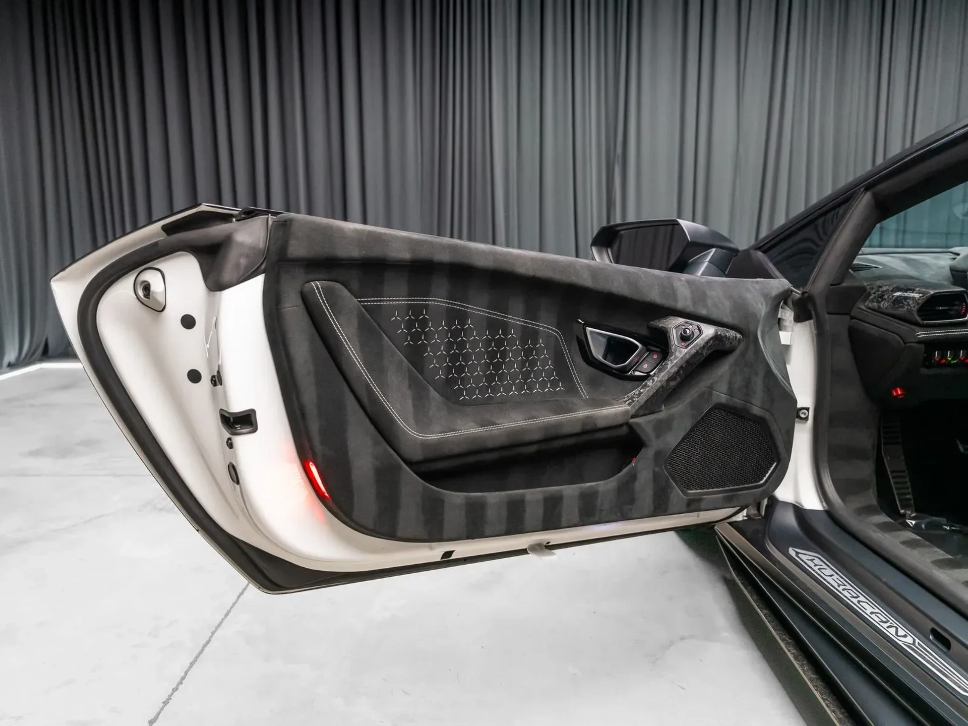 mph068_2424505010_f07552bb_2e12_4368_aec1_8862cac52772_964e6da87c