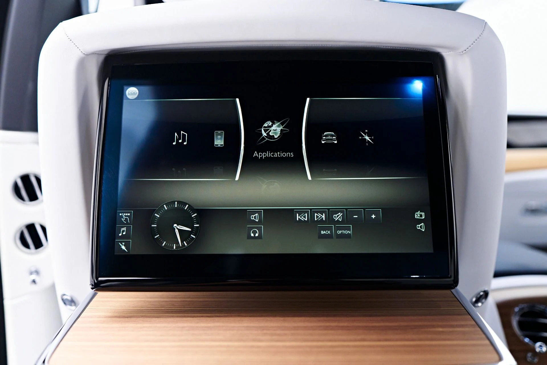 mph068_2456849967_Used_2023_Rolls_Royce_Ghost_1755200436_1d05810d10