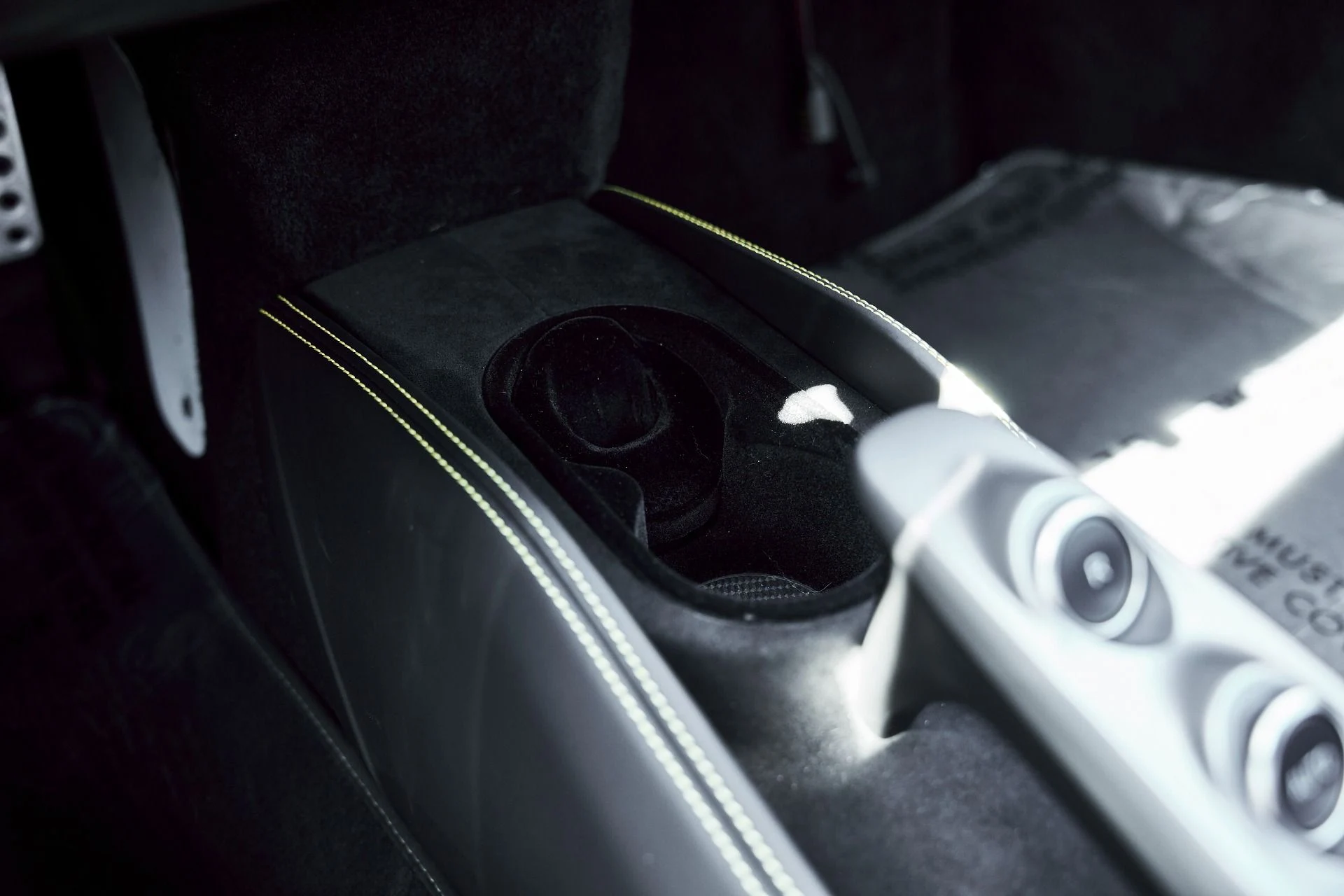 mph068_2470136616_Used_2021_Ferrari_F8_Tributo_Base_1774743125_3037bc3966