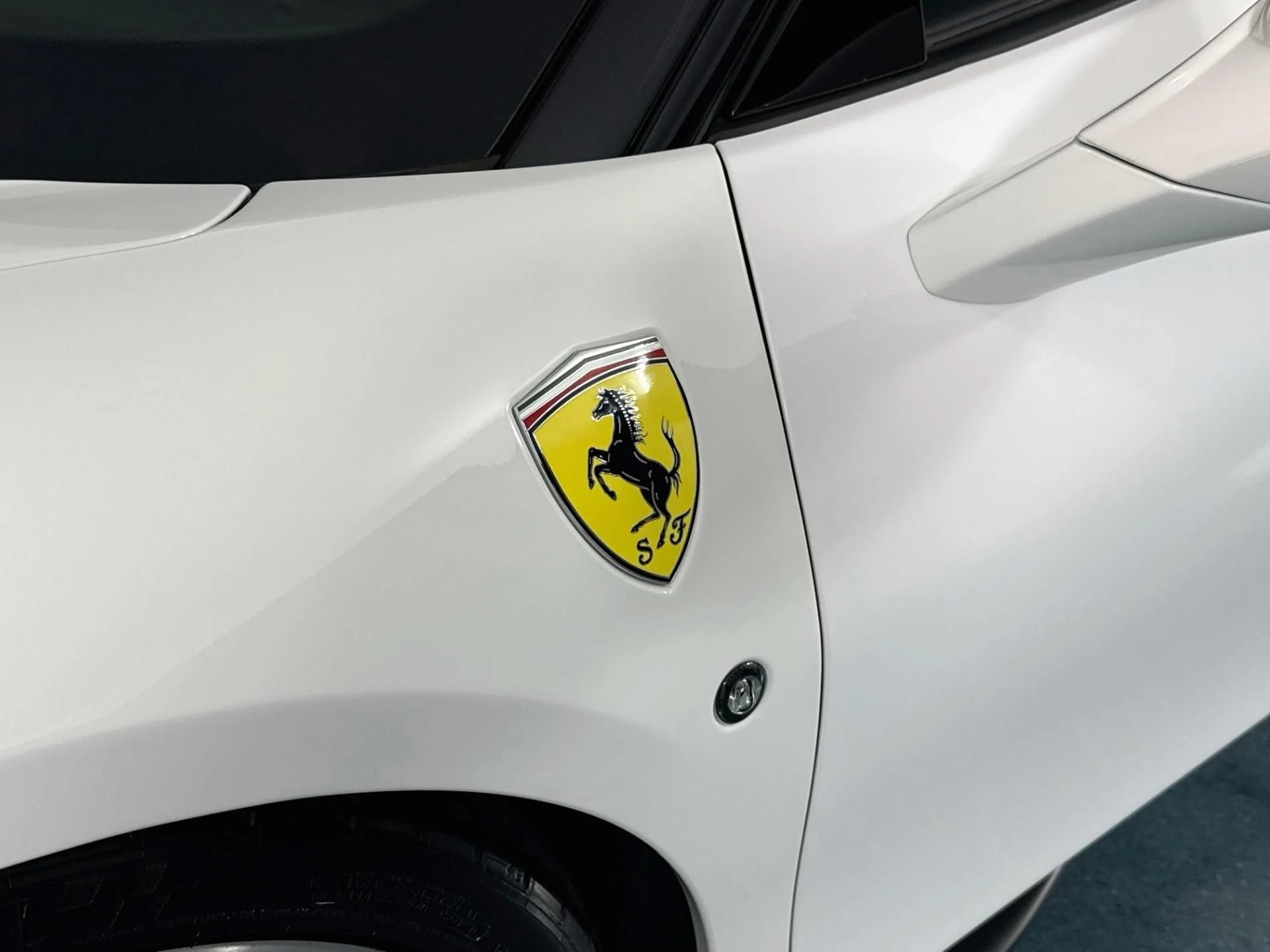 mph068_2481284779_Used_2020_Ferrari_F8_Tributo_1791224697_fd6934fc78