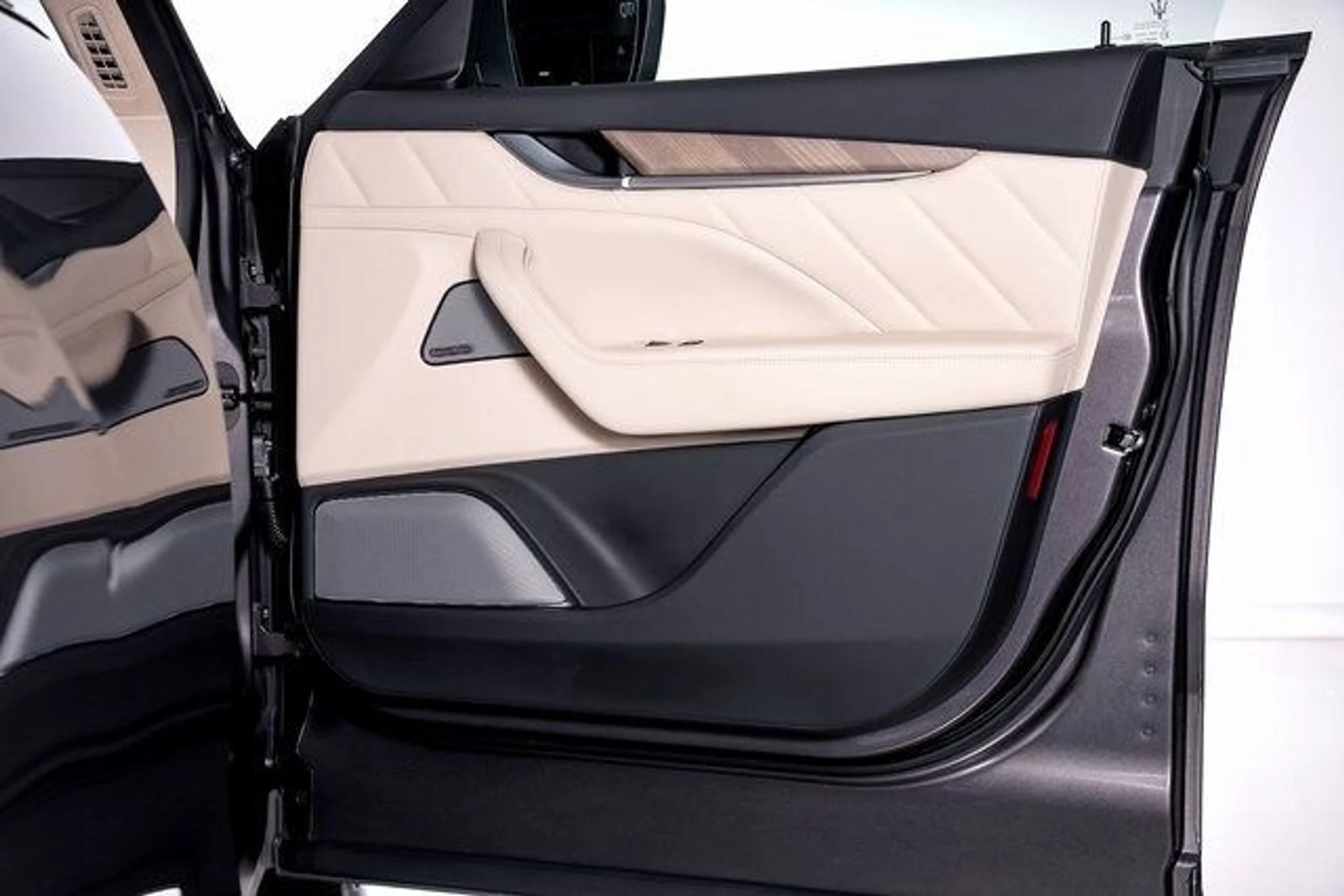 mph068_2592604530_cb92605a968b5b92c03dc54f3792c64ex_aeee813a58