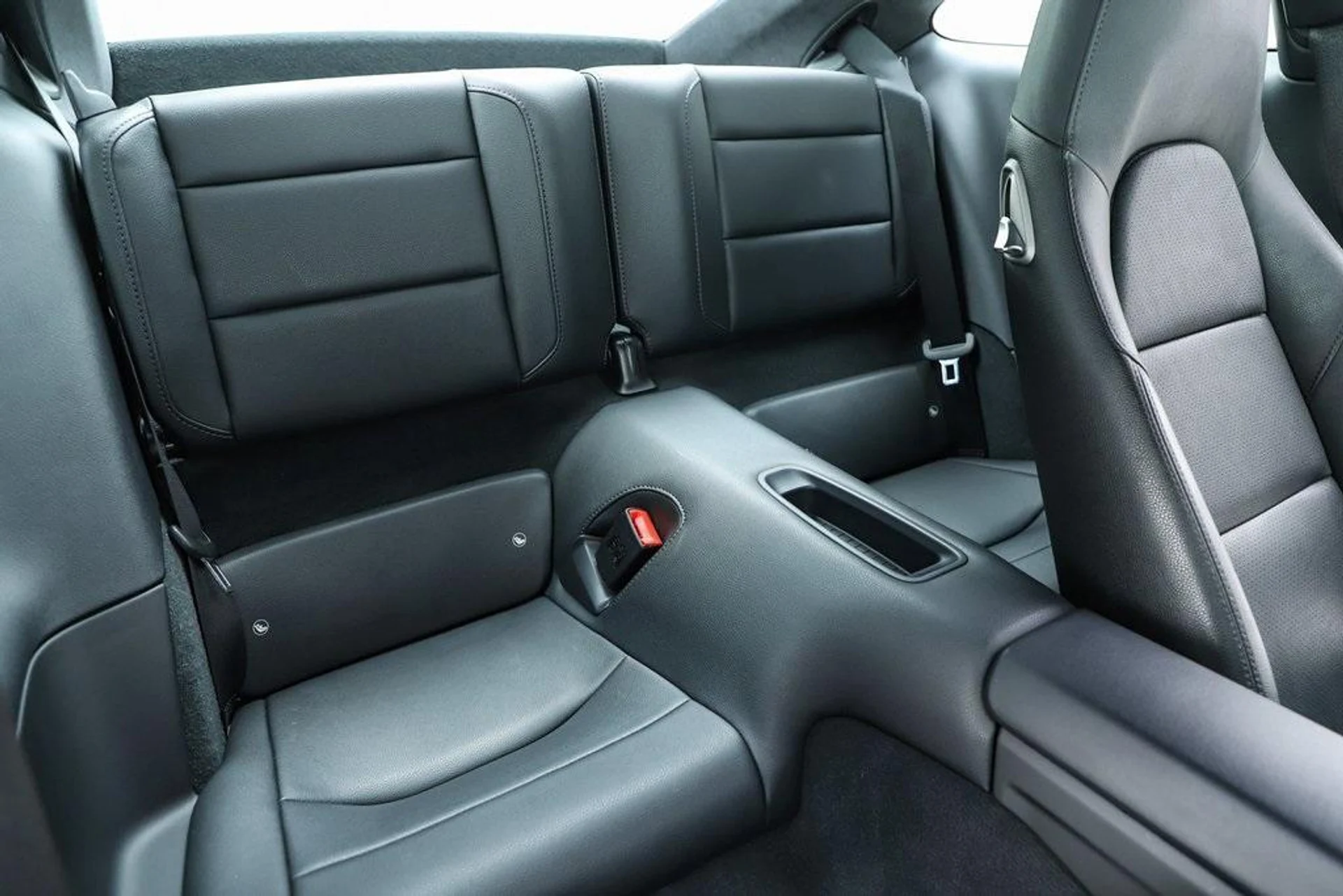 mph068_2663130906_UR_1_T2oht3_Nm_R_Xa5_UE_6_F5j_J5_At_E_2c8889911b