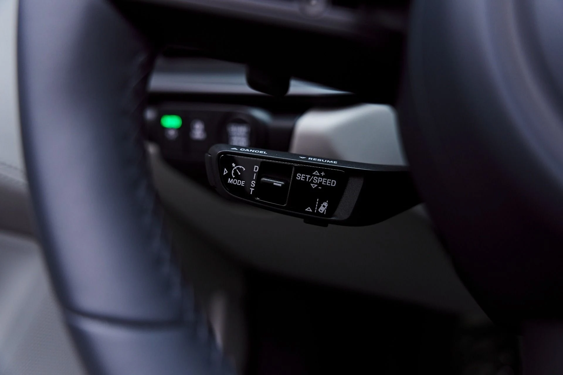 mph068_2666475621_Used_2025_Porsche_911_Carrera_1777504837_7069070c07