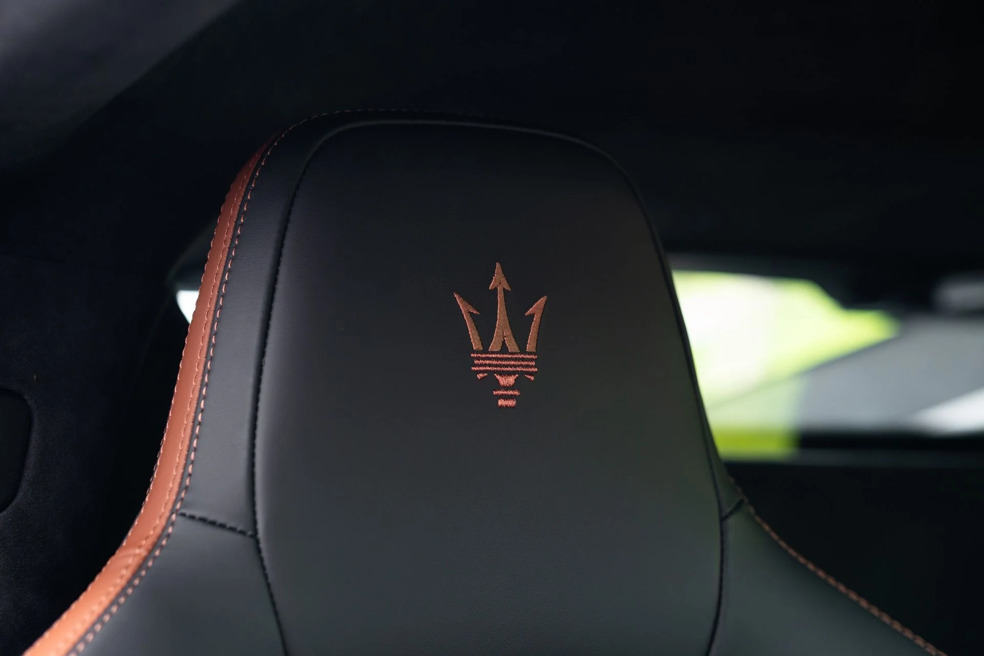 mph068_2680739649_Used_2022_Maserati_MC_20_1777083905_c49295dbf6