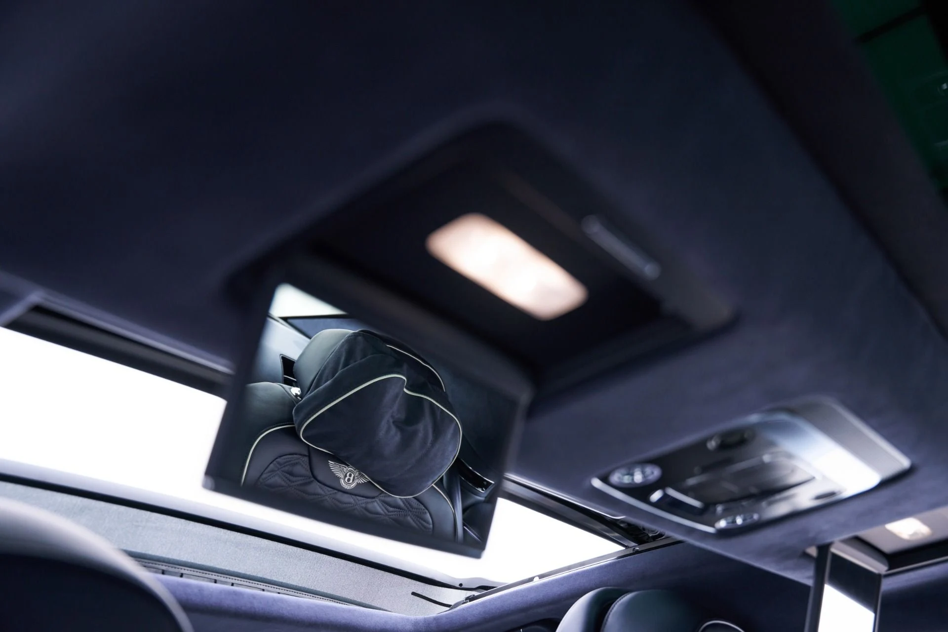 mph068_2703312059_Used_2025_Bentley_Flying_Spur_Speed_1792601316_14abf18663