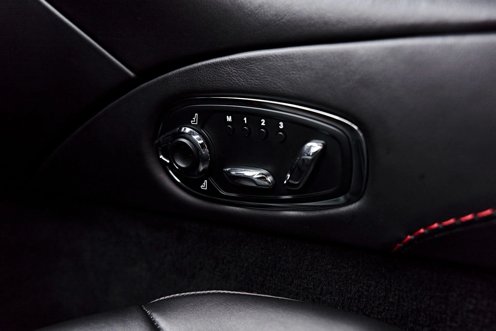 mph068_2737229914_Used_2019_Aston_Martin_DBS_Superleggera_1791337536_f31e4c1643