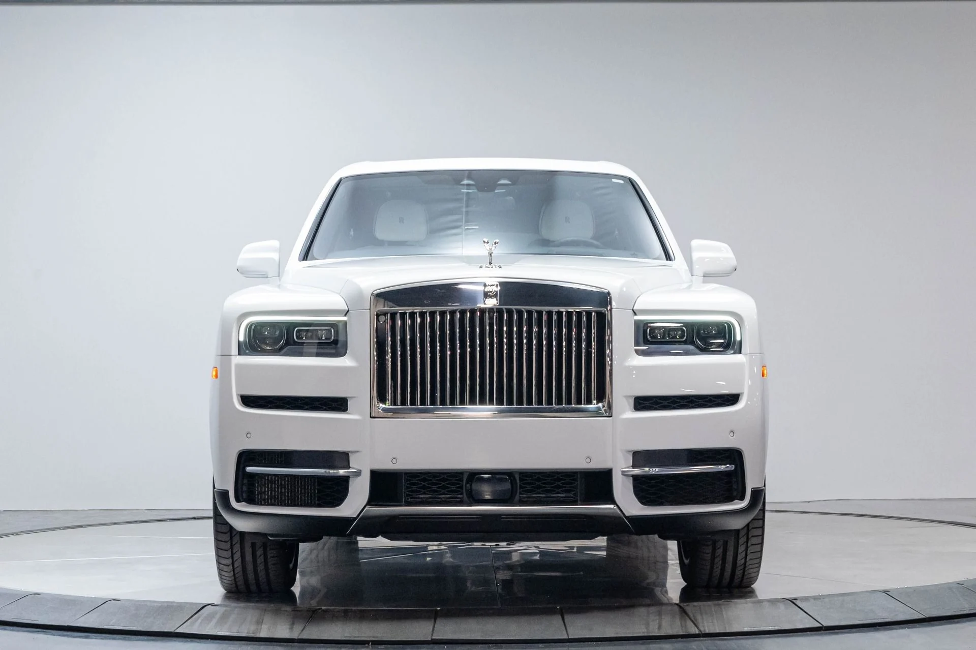 mph068_2760833948_Used_2023_Rolls_Royce_Cullinan_Base_1784654750_9fc58013b0