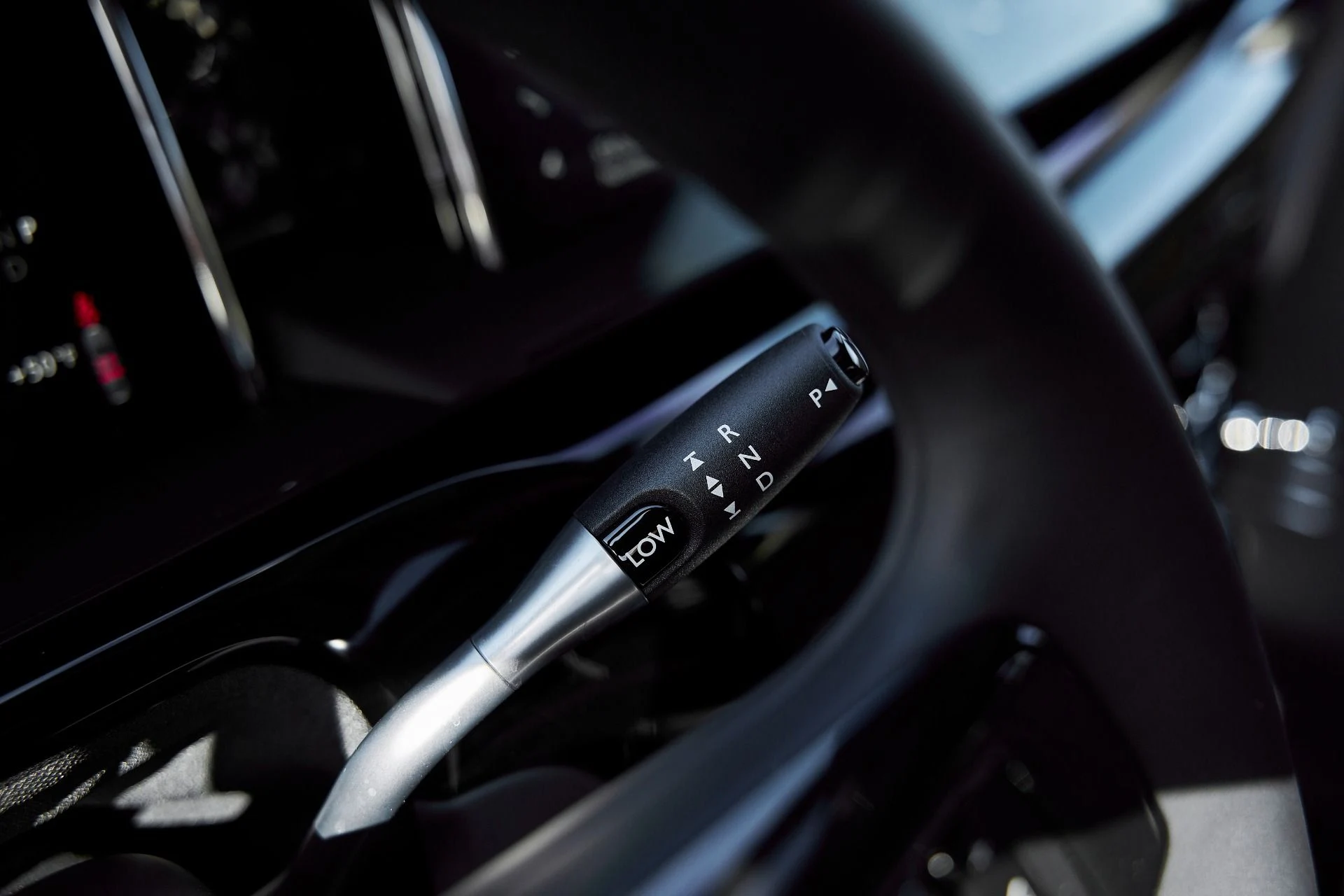 mph068_2815240307_Used_2025_Rolls_Royce_Phantom_Base_1769481007_8ef0771928