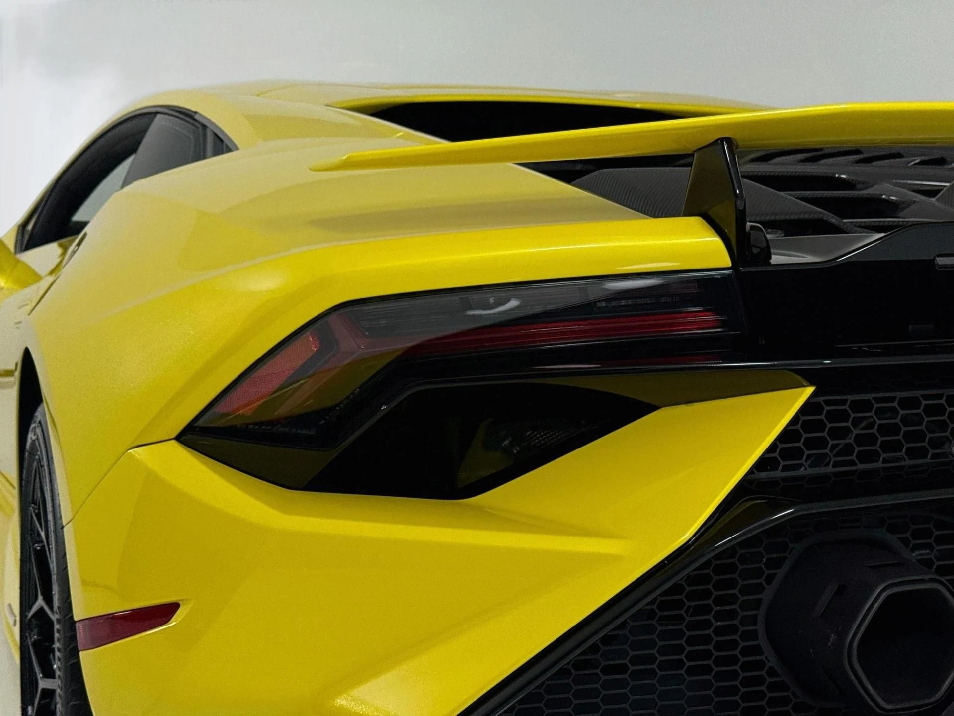 mph068_2892150218_Used_2023_Lamborghini_Huracan_Tecnica_1793401549_d8939cdef0
