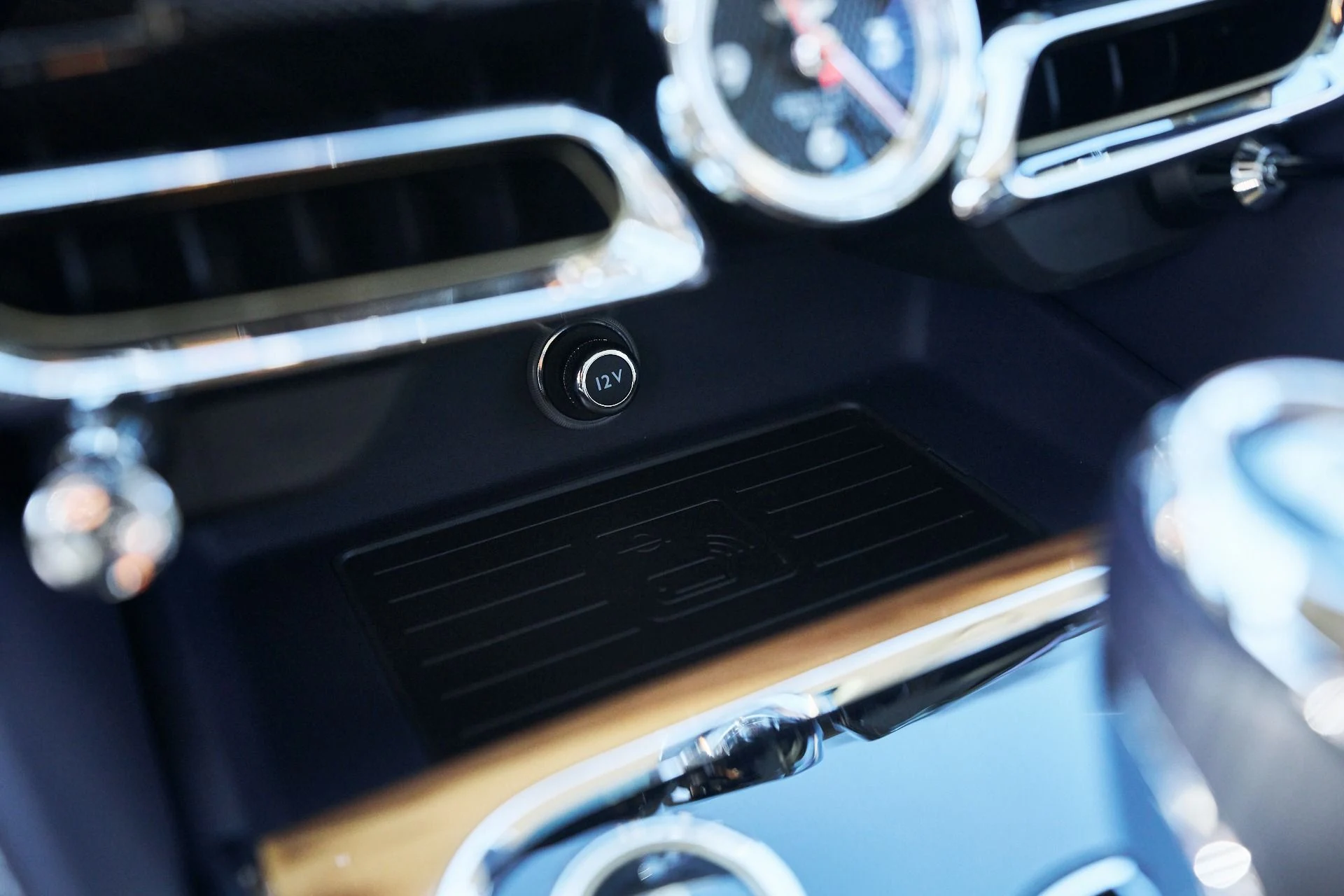 mph068_2898496672_Used_2024_Bentley_Flying_Spur_Mulliner_W12_1760650715_5f4b3a6234