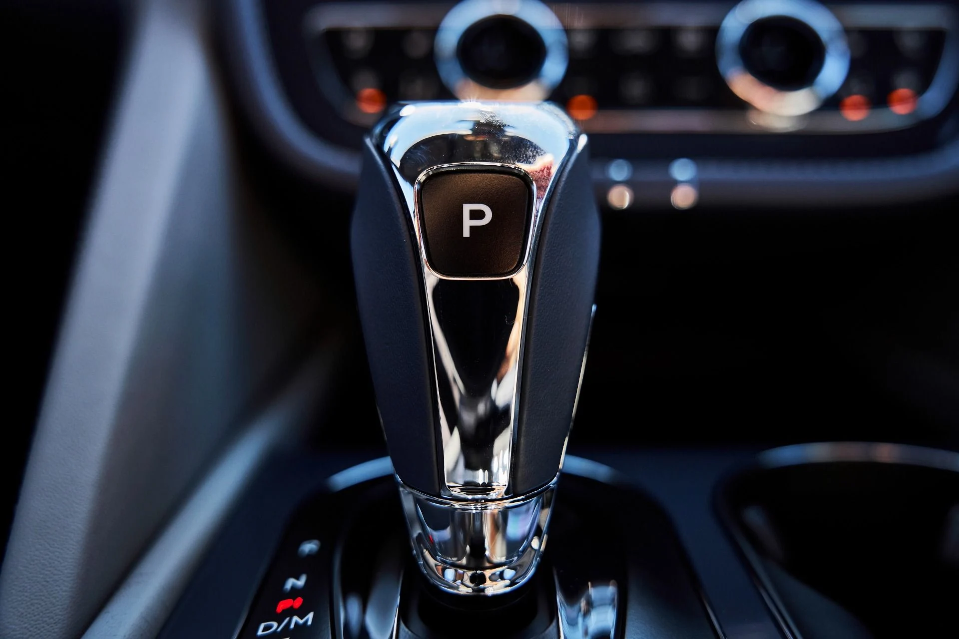 mph068_2964421332_Used_2025_Bentley_Bentayga_EWB_1780709482_3af9e74474