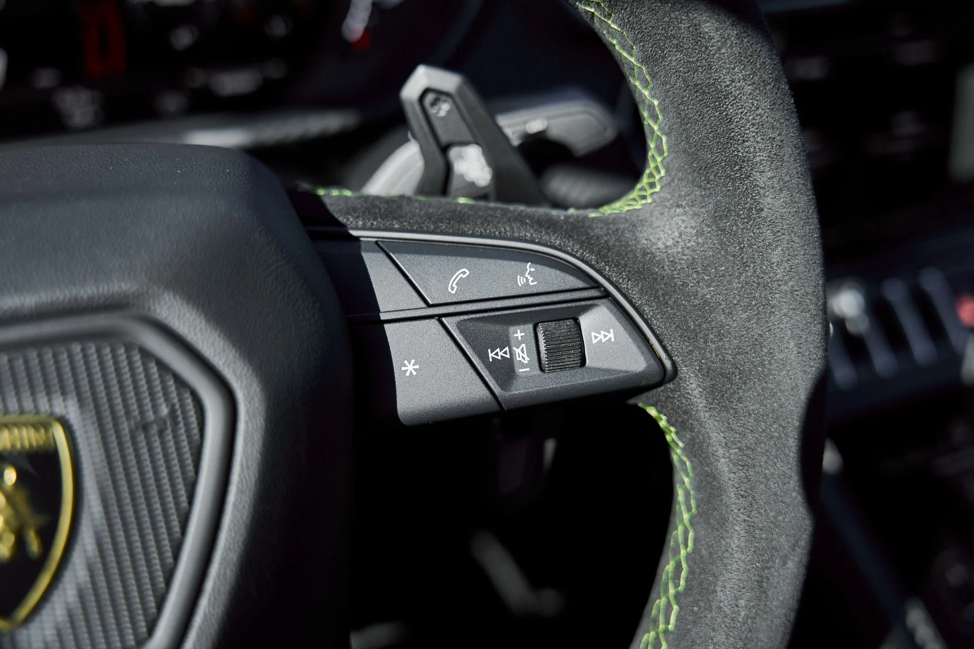 mph068_298427725_Used_2024_Lamborghini_Urus_Performante_1770171932_3371f59385