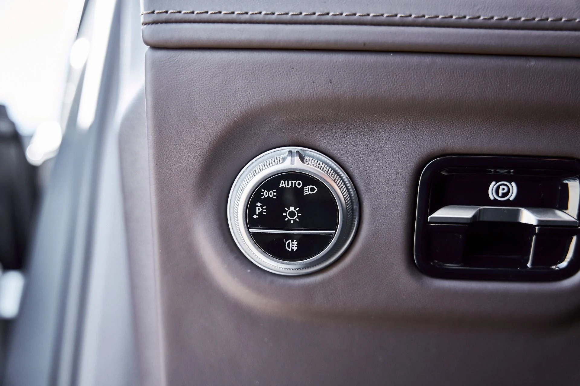 mph068_2989617878_Used_2025_Mercedes_Benz_EQS_Maybach_EQS_680_1770508838_5dd752e705