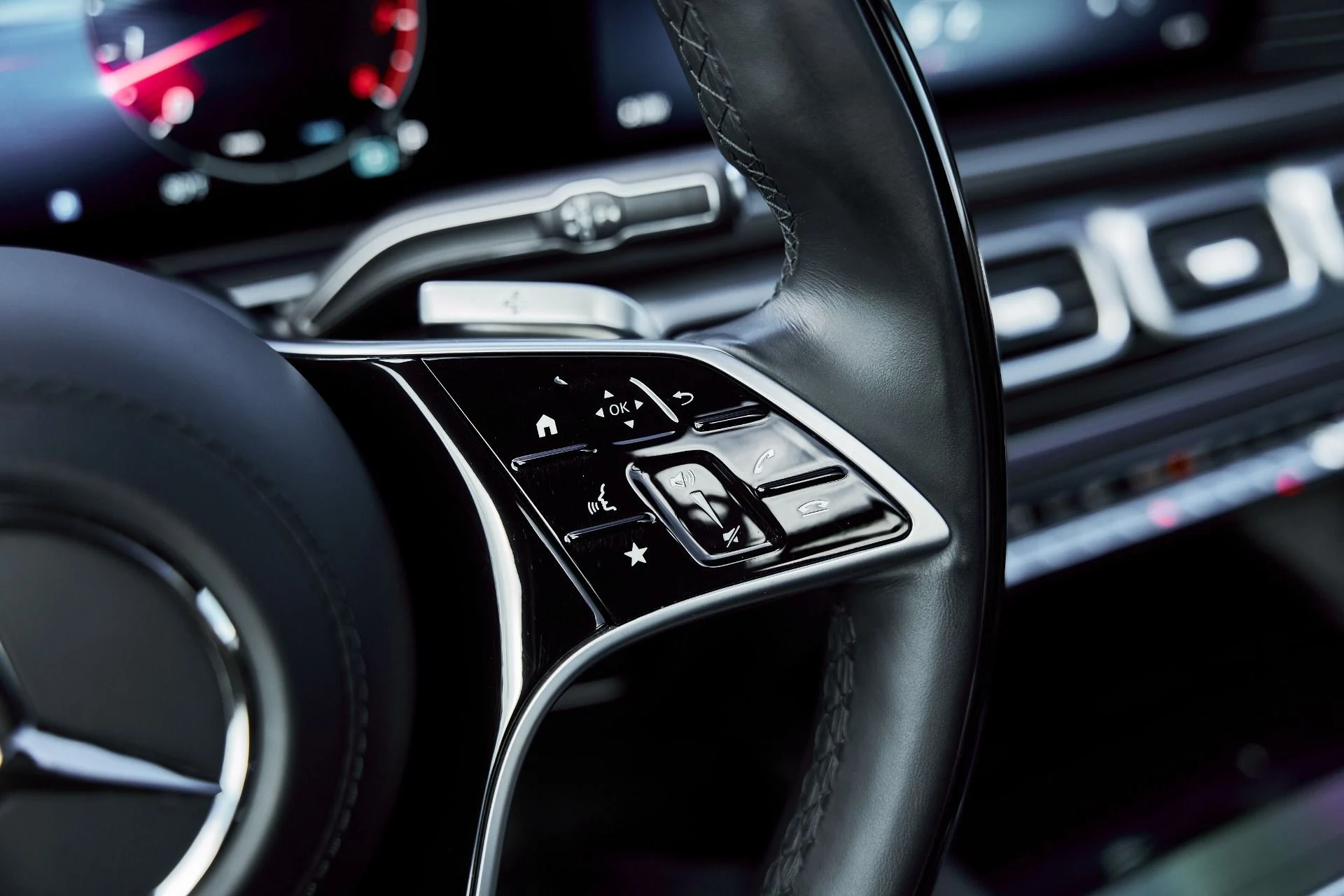 mph068_3023726637_Used_2024_Mercedes_Benz_GLS_Maybach_GLS_600_1773530640_3c01493e69