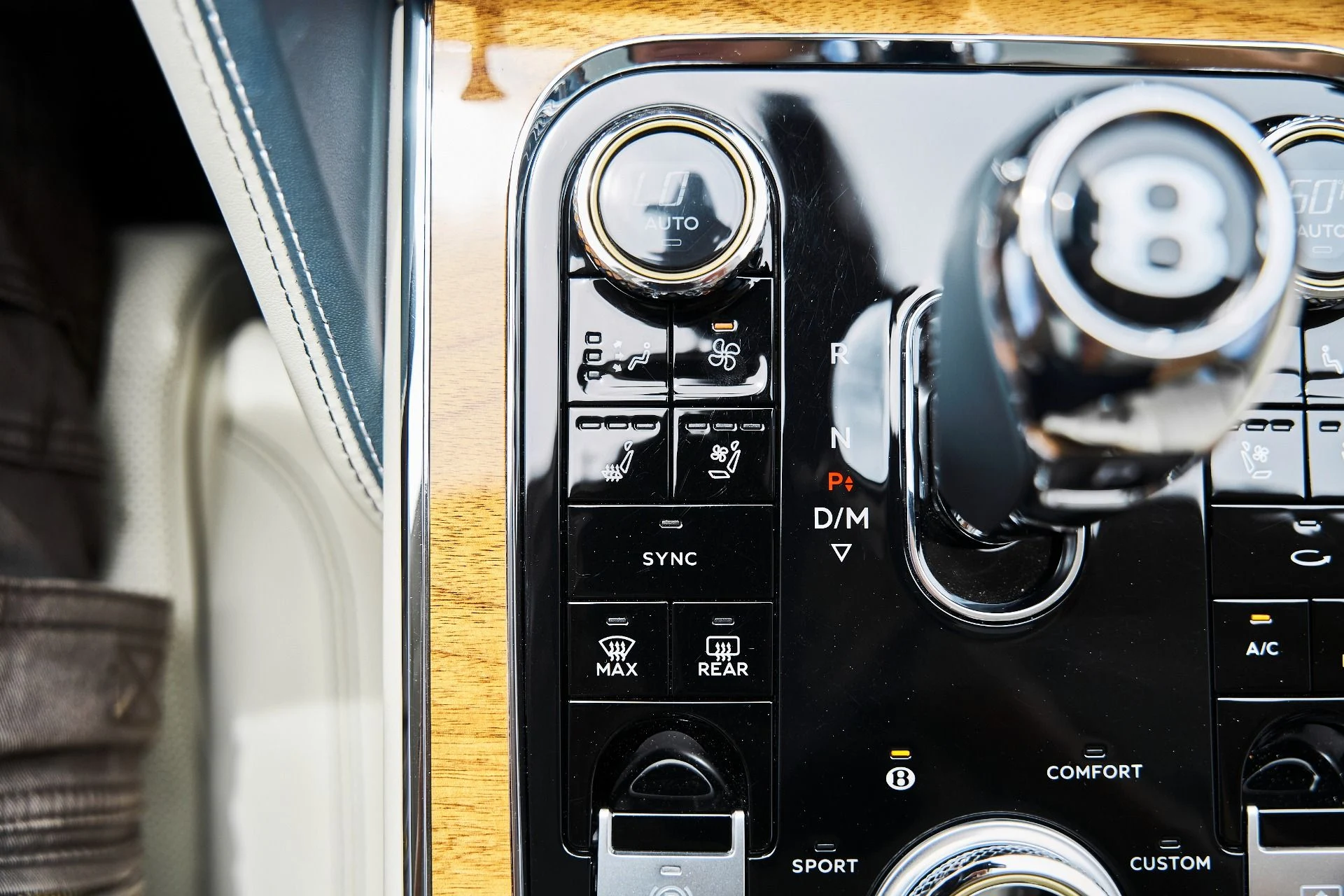 mph068_3028823109_Used_2021_Bentley_Flying_Spur_V8_1779867090_7781d1d225