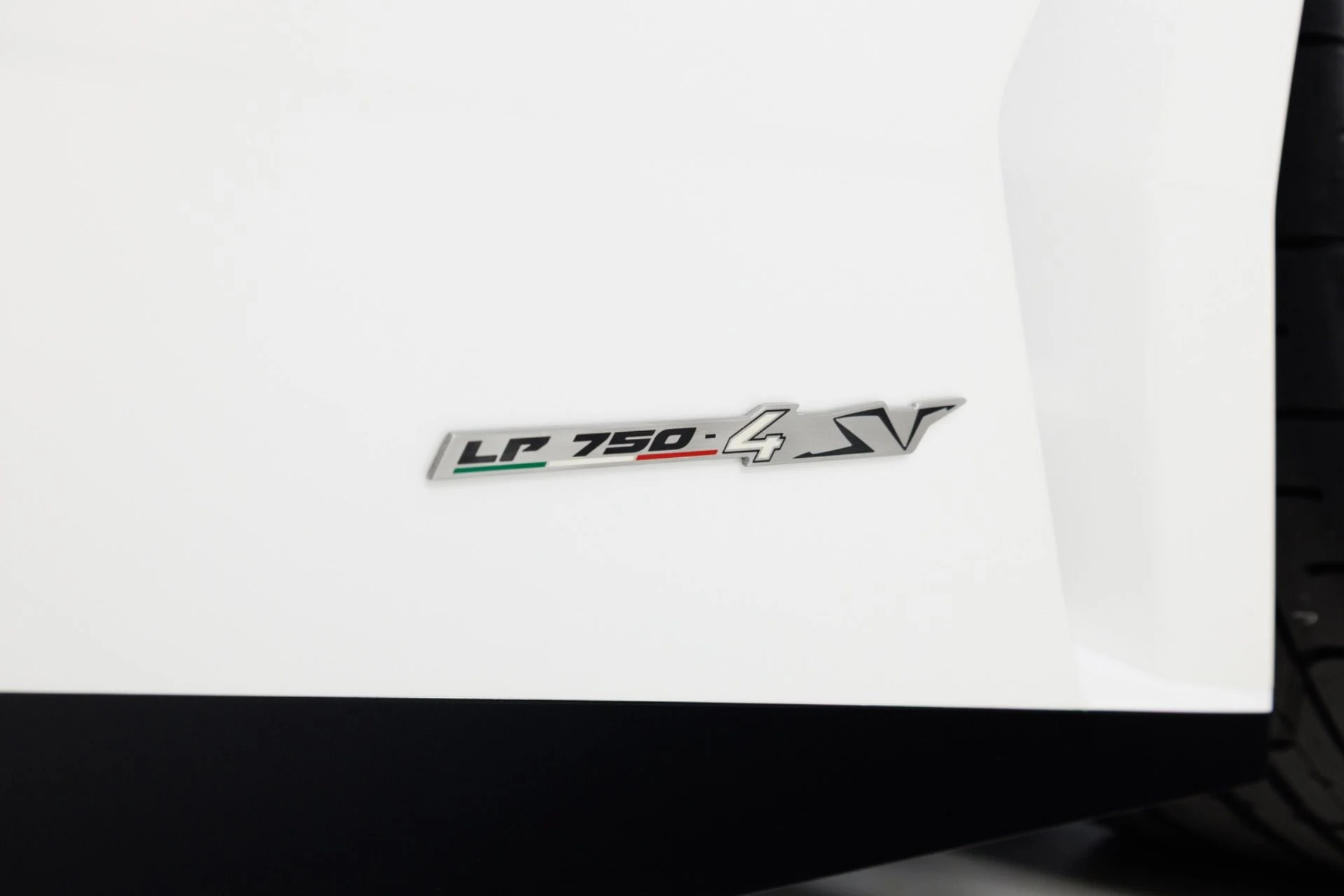 mph068_3029297714_Used_2016_Lamborghini_Aventador_LP_750_4_Superveloce_1779992498_b11188d35d