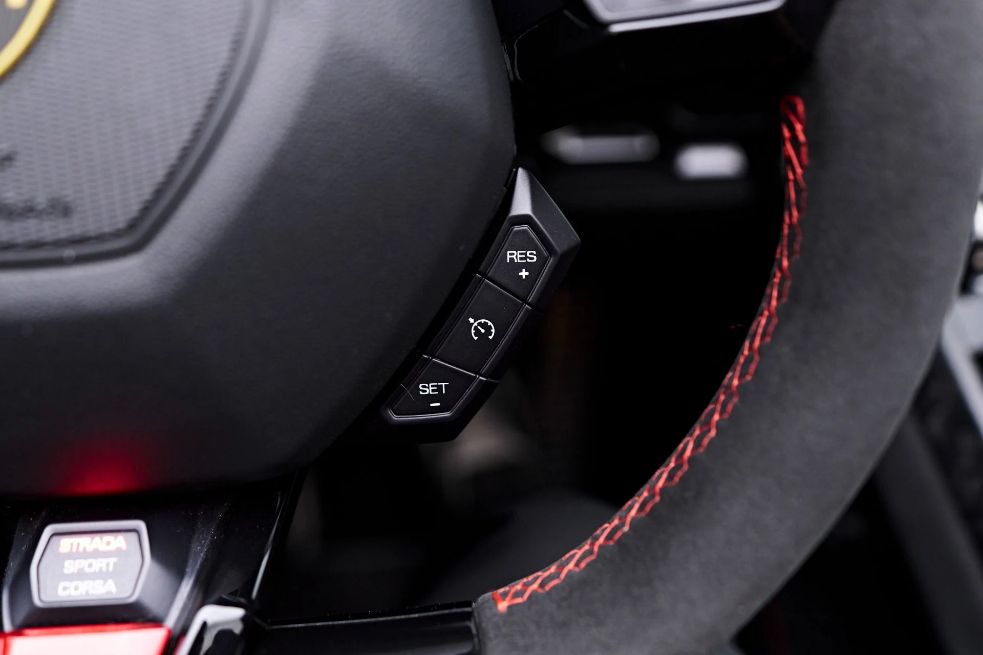 mph068_3113160541_Used_2018_Lamborghini_Huracan_Performante_1754074926_a6a852a679
