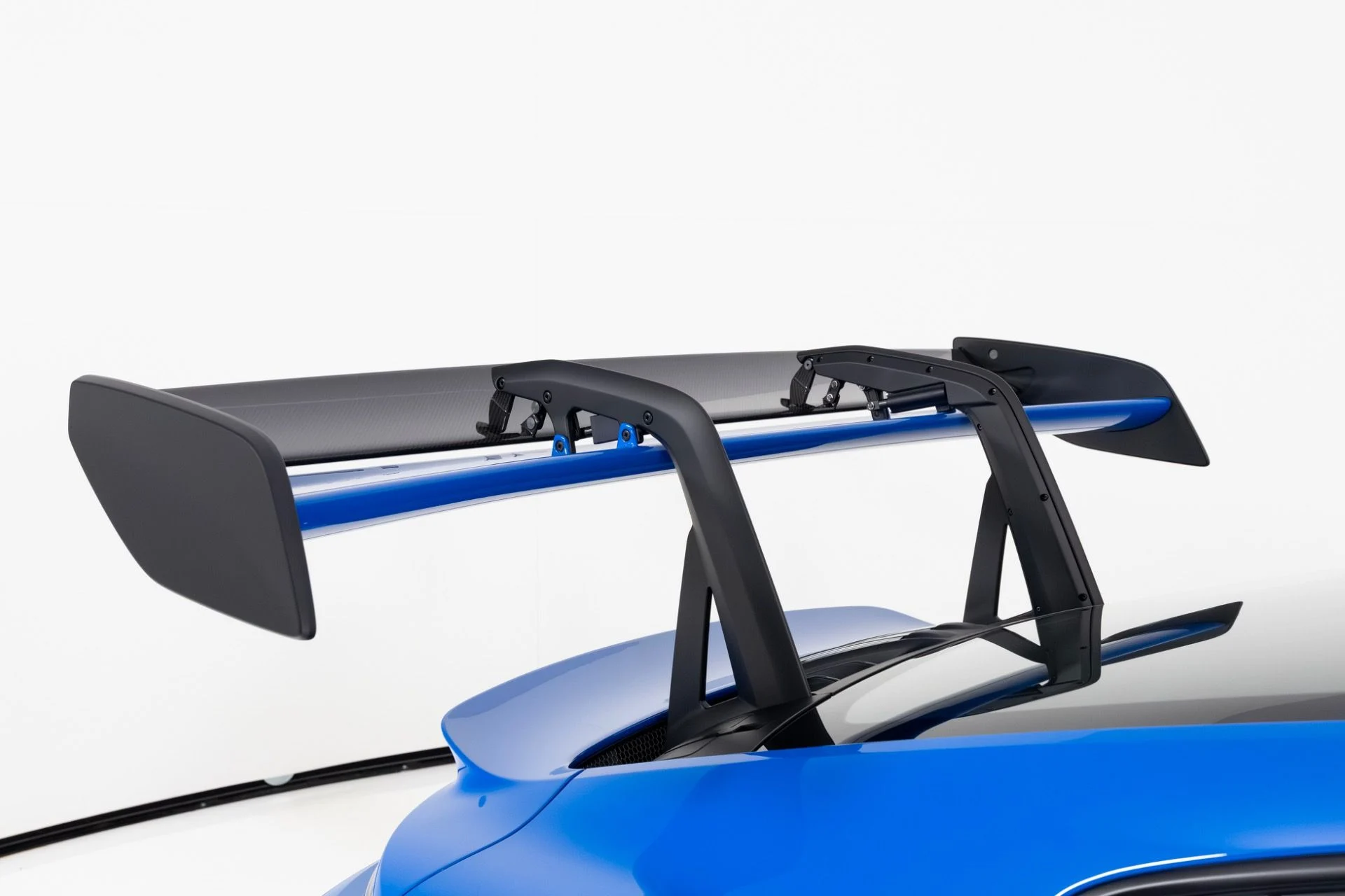 mph068_3125346919_Used_2025_Porsche_911_GT_3_RS_1765482763_677a0bc0d8