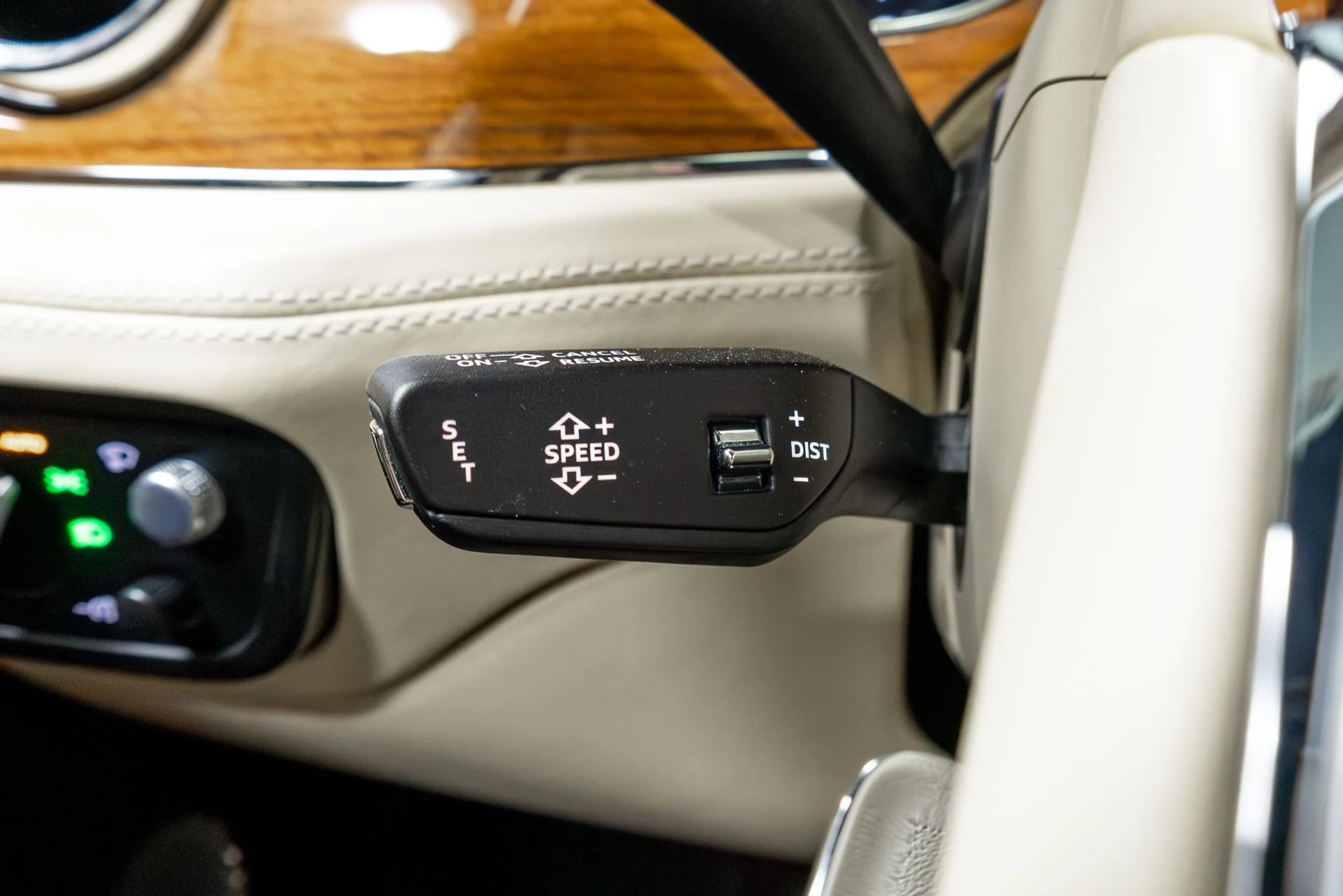 mph068_3172188581_Used_2021_Bentley_Bentayga_V8_First_Edition_1776782316_9b937ccc67