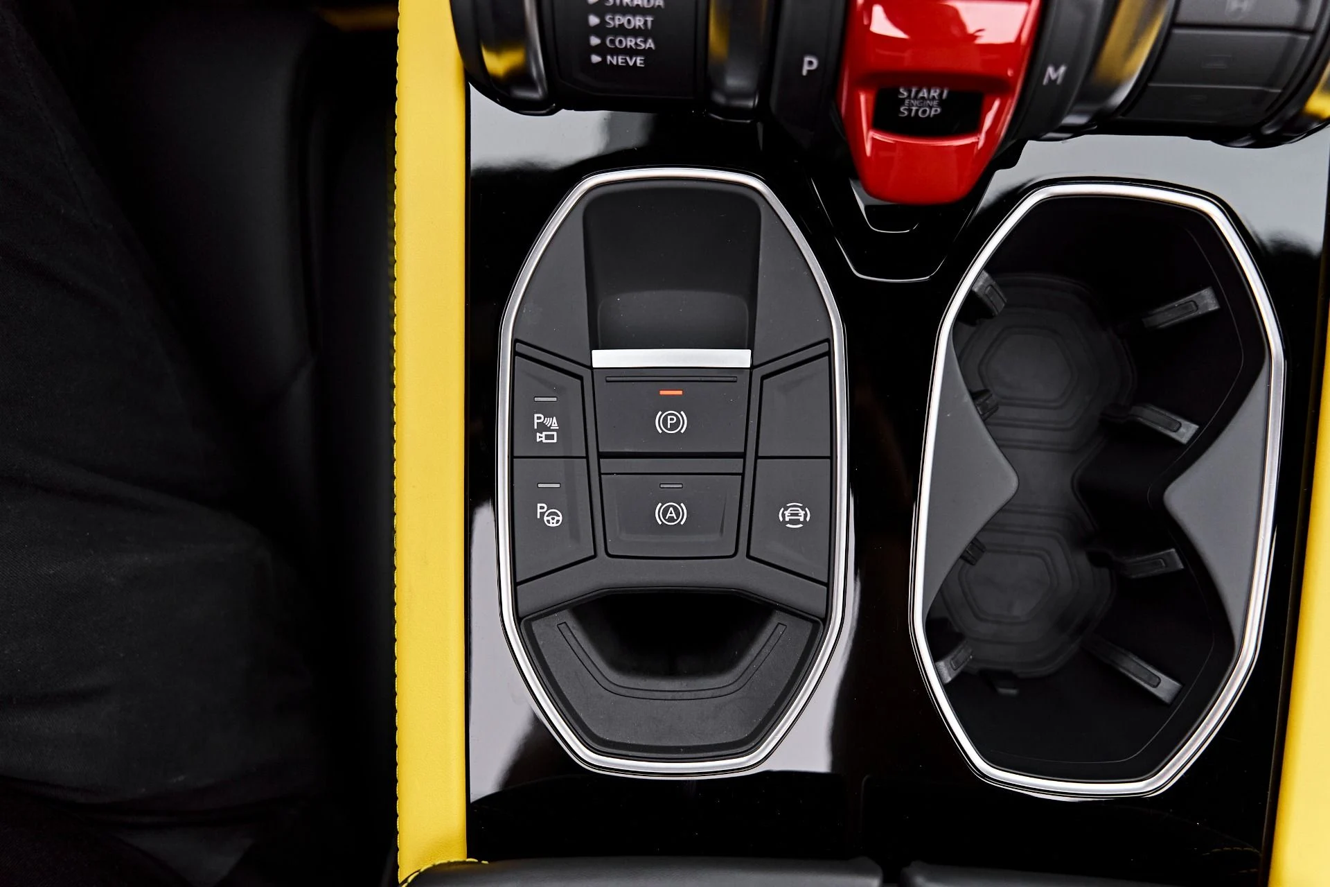 mph068_3180134320_Used_2025_Lamborghini_Urus_SE_1788049962_1578111e62