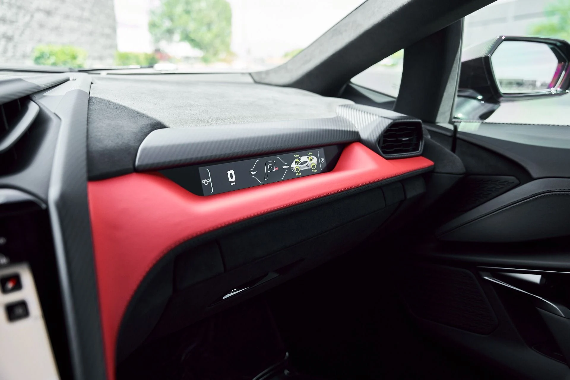 mph068_3236453698_Used_2025_Lamborghini_Revuelto_Base_1774300565_dfd2697fcf